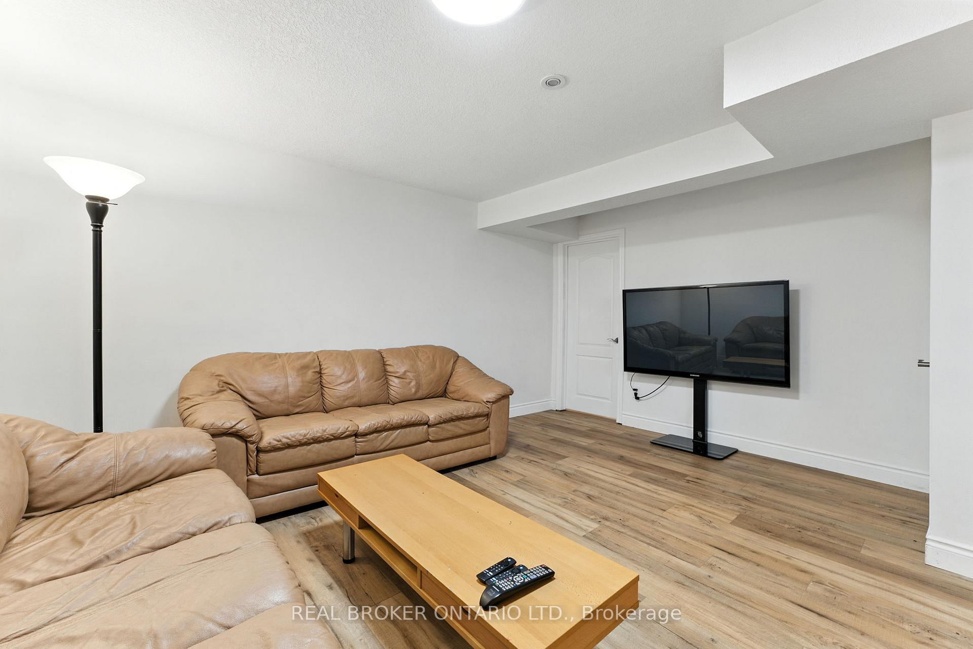 Photo 30 of 506 Eastbridge Boulevard, Waterloo, Eastbridge — HOMEH