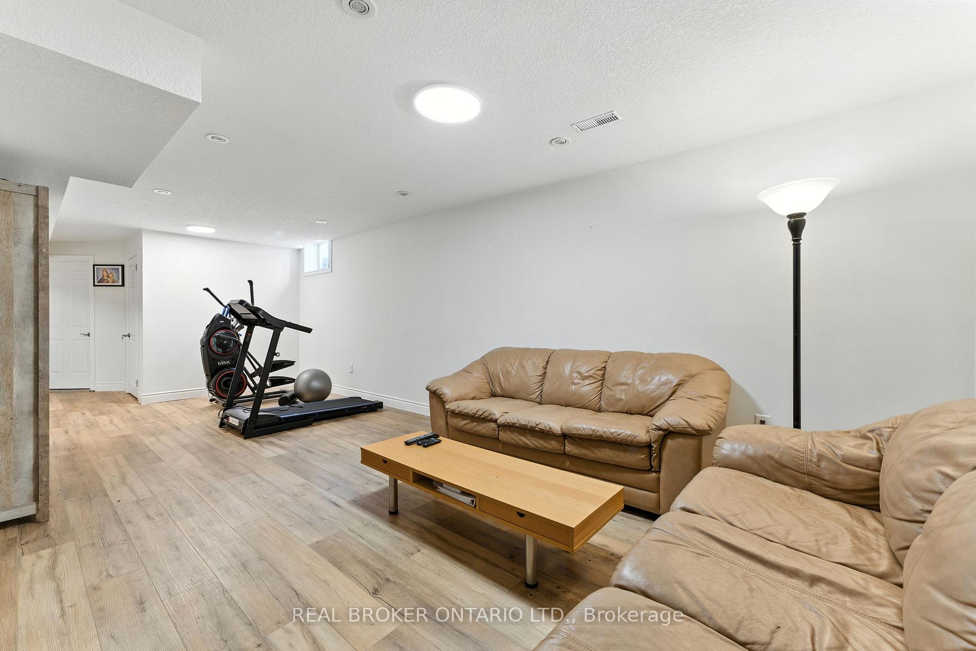 Photo 31 of 506 Eastbridge Boulevard, Waterloo, Eastbridge — HOMEH