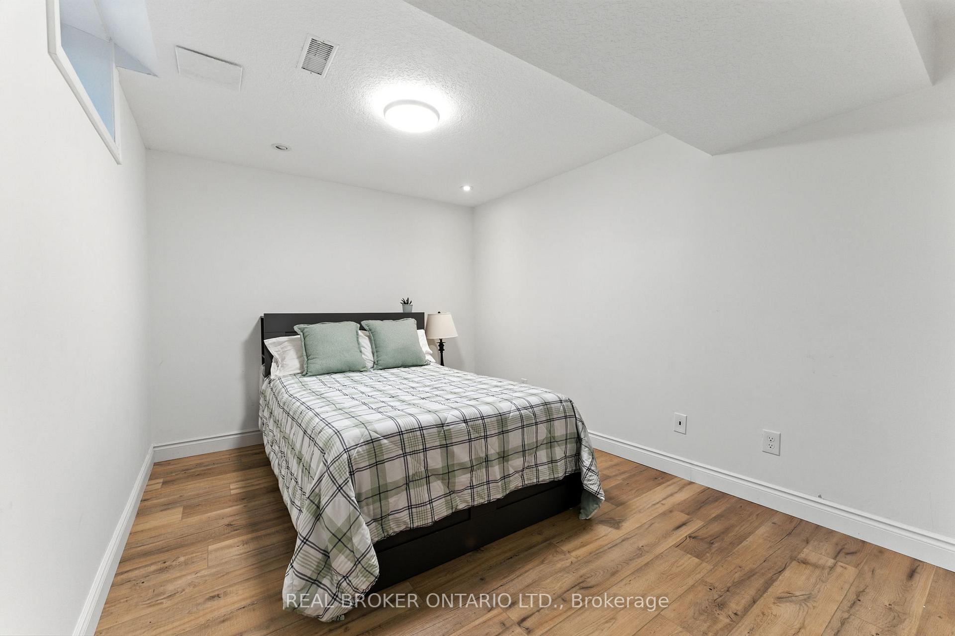 Photo 32 of 506 Eastbridge Boulevard, Waterloo, Eastbridge — HOMEH