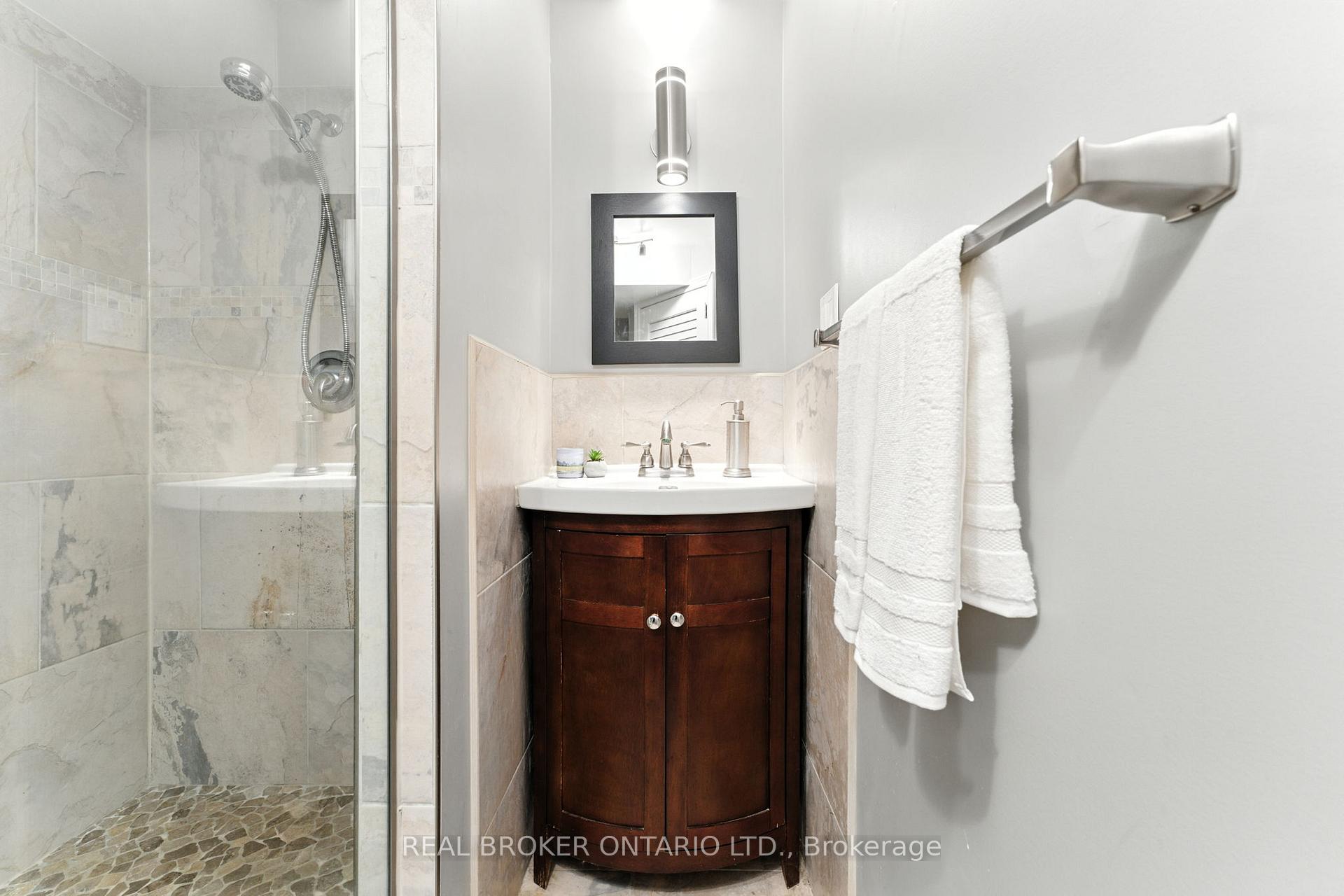 Photo 33 of 506 Eastbridge Boulevard, Waterloo, Eastbridge — HOMEH