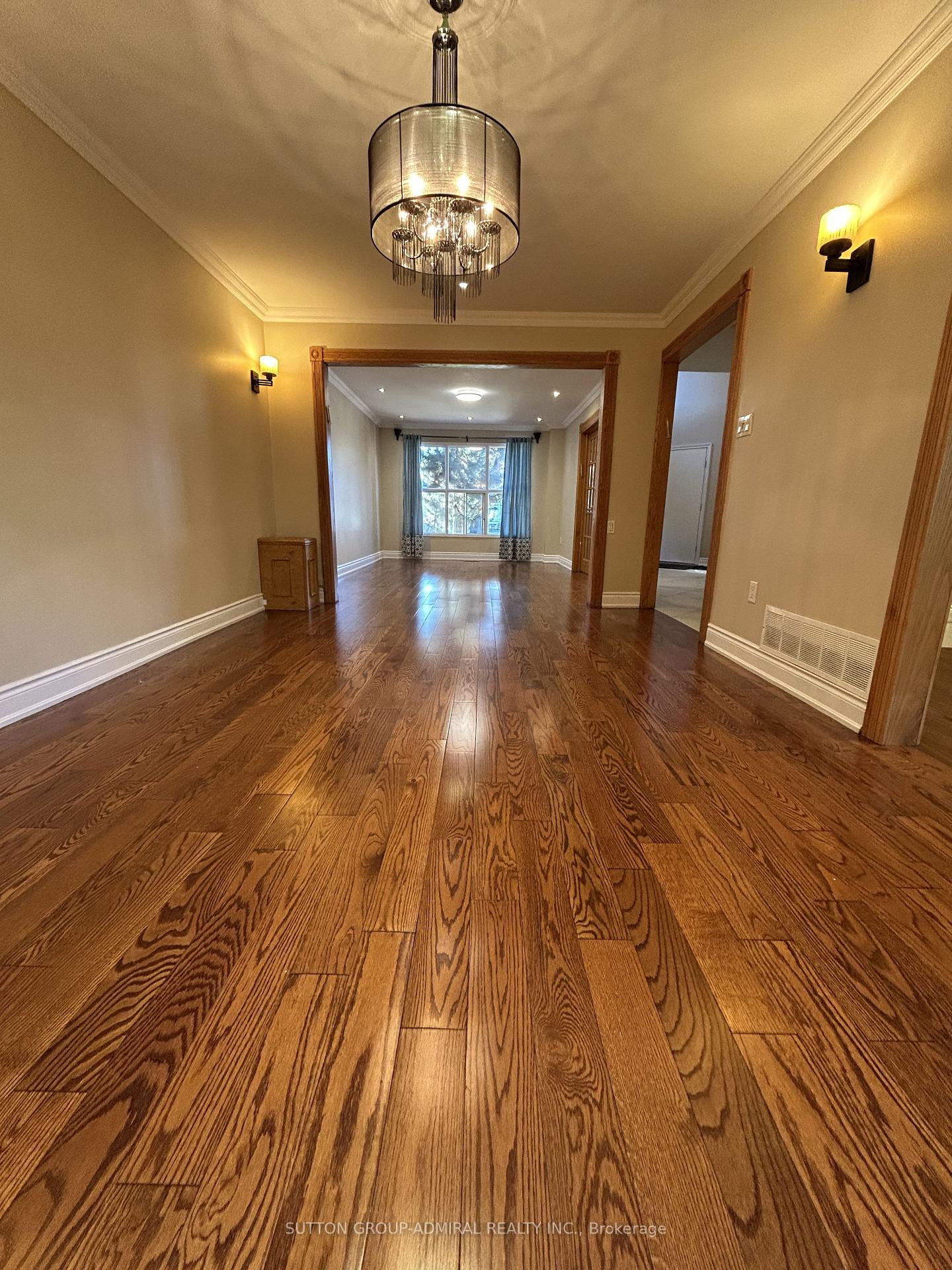 Photo 4 of 344 York Hill Boulevard, Vaughan, Crestwood-Springfarm-Yorkhill — HOMEH