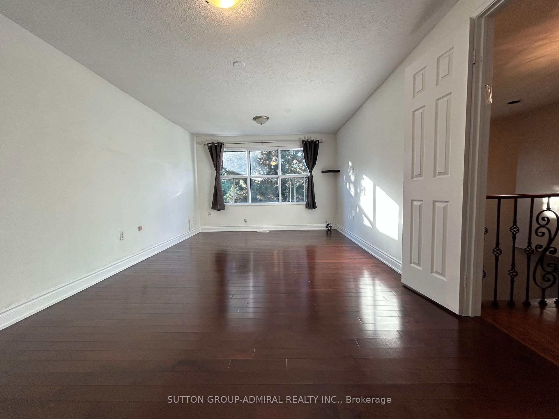 Photo 12 of 344 York Hill Boulevard, Vaughan, Crestwood-Springfarm-Yorkhill — HOMEH