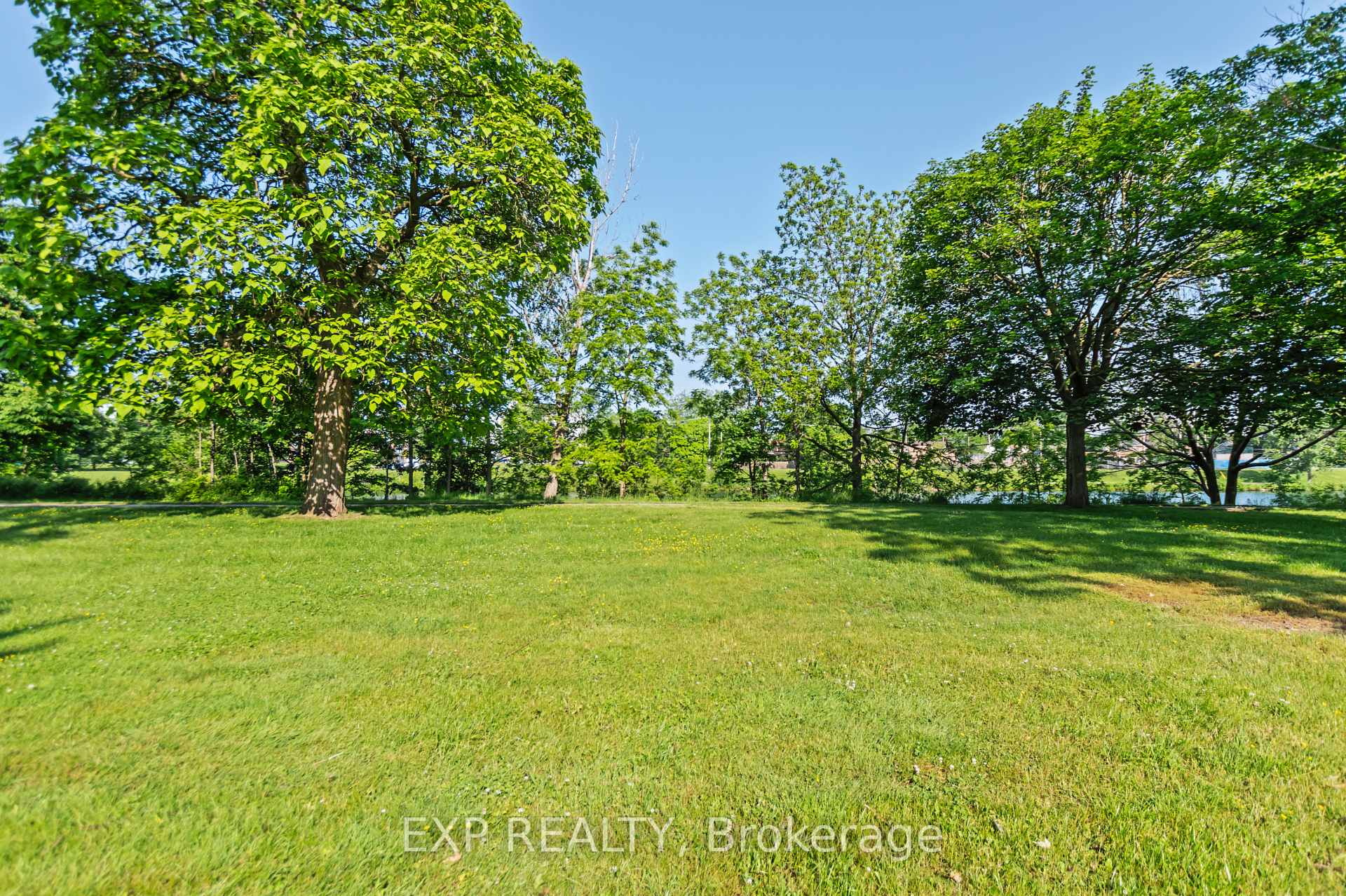 Photo 5 of 17 Regent Place, Welland, Welland Downtown — HOMEH