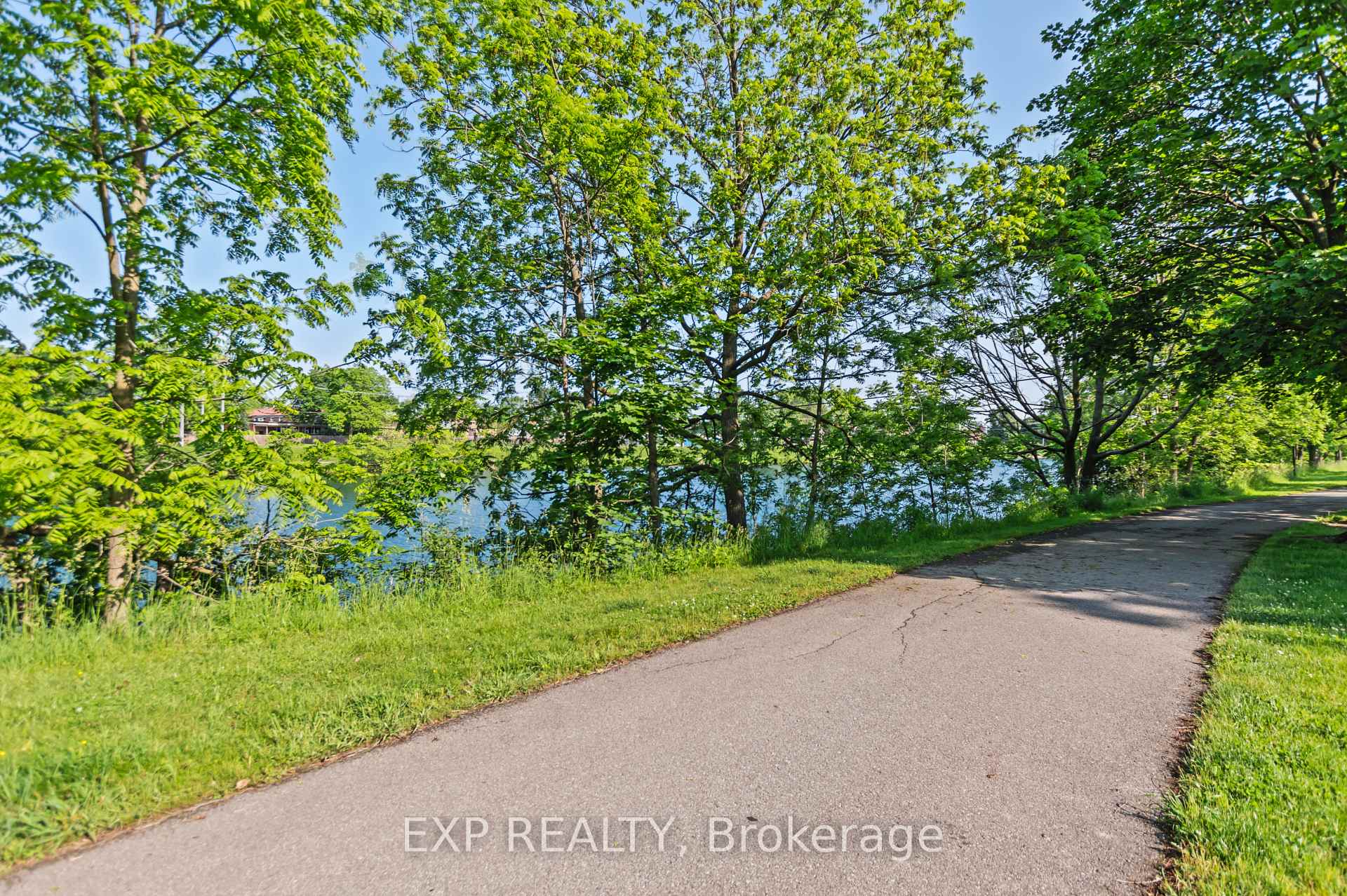 Photo 6 of 17 Regent Place, Welland, Welland Downtown — HOMEH
