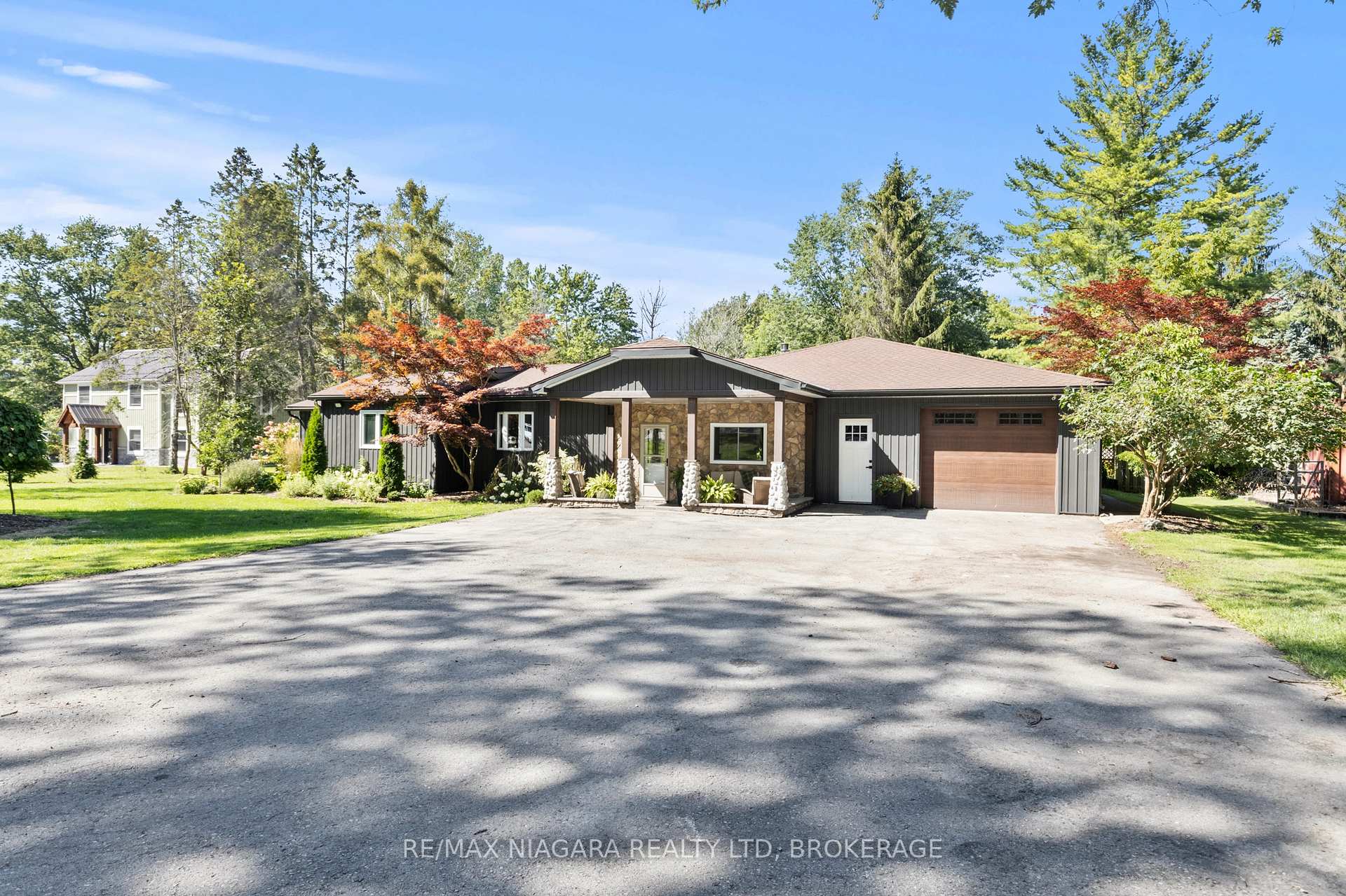 Photo 3 of 10408 Lakeshore Road, Wainfleet, Lakeshore — HOMEH
