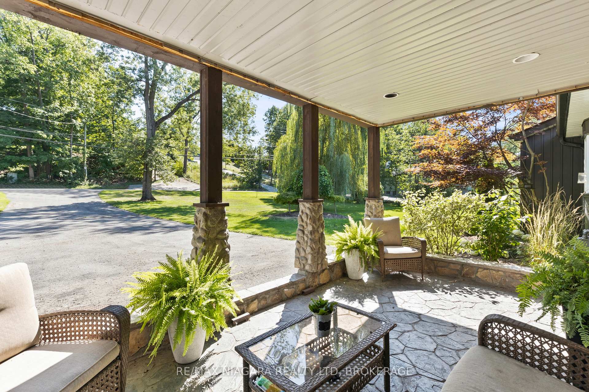 Photo 5 of 10408 Lakeshore Road, Wainfleet, Lakeshore — HOMEH