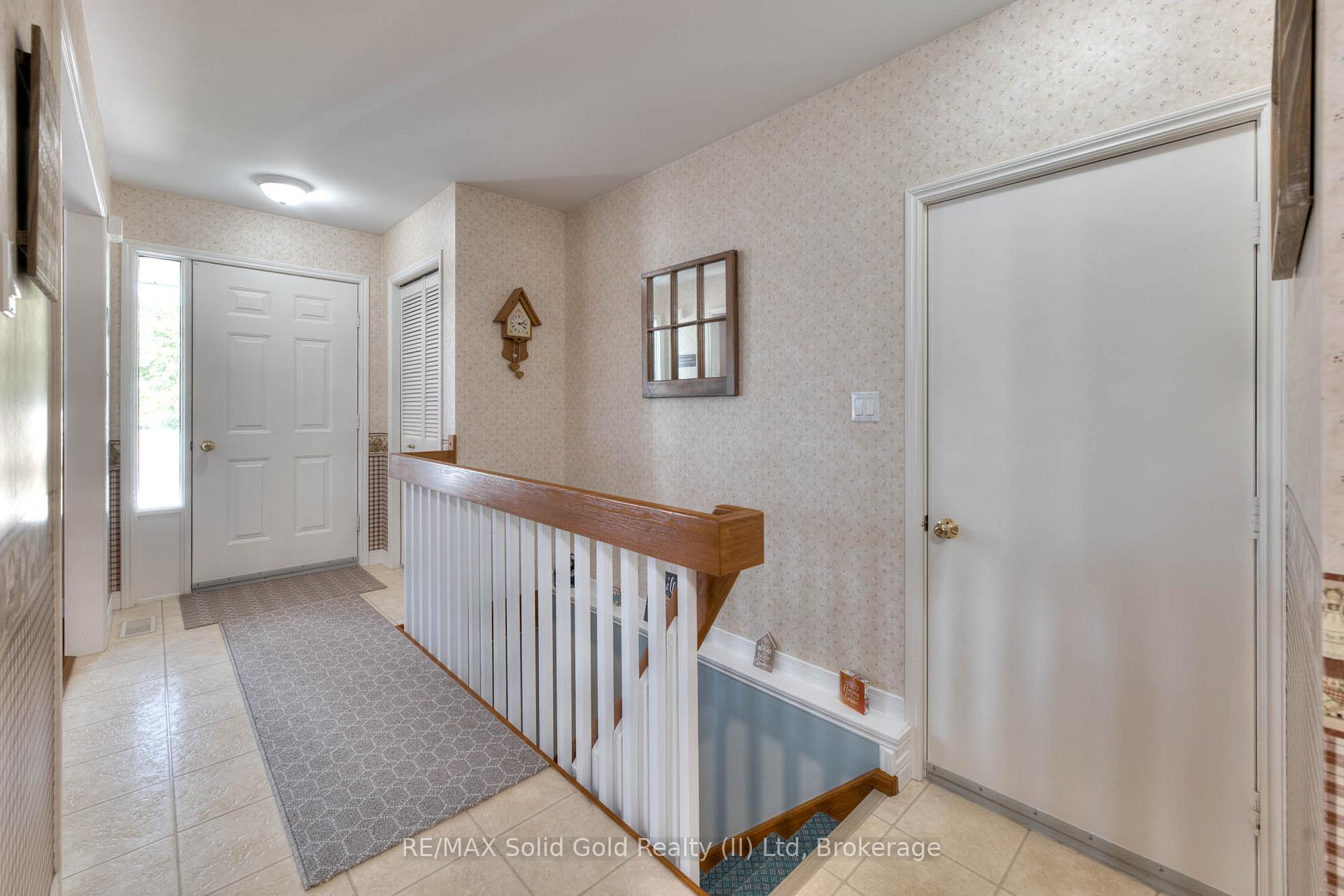 Photo 6 of 621 Sprucehurst Crescent, Waterloo — HOMEH