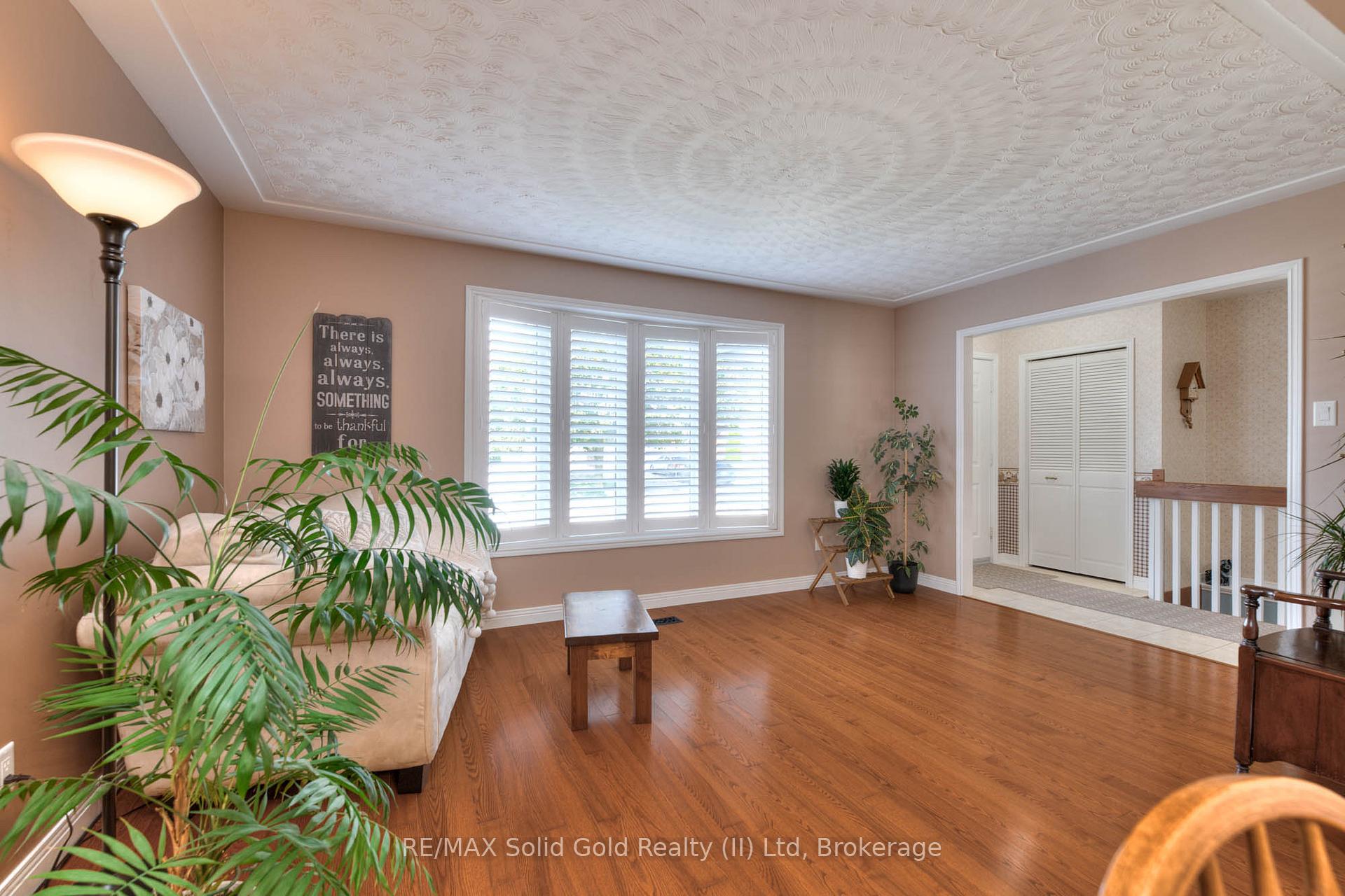 Photo 9 of 621 Sprucehurst Crescent, Waterloo — HOMEH
