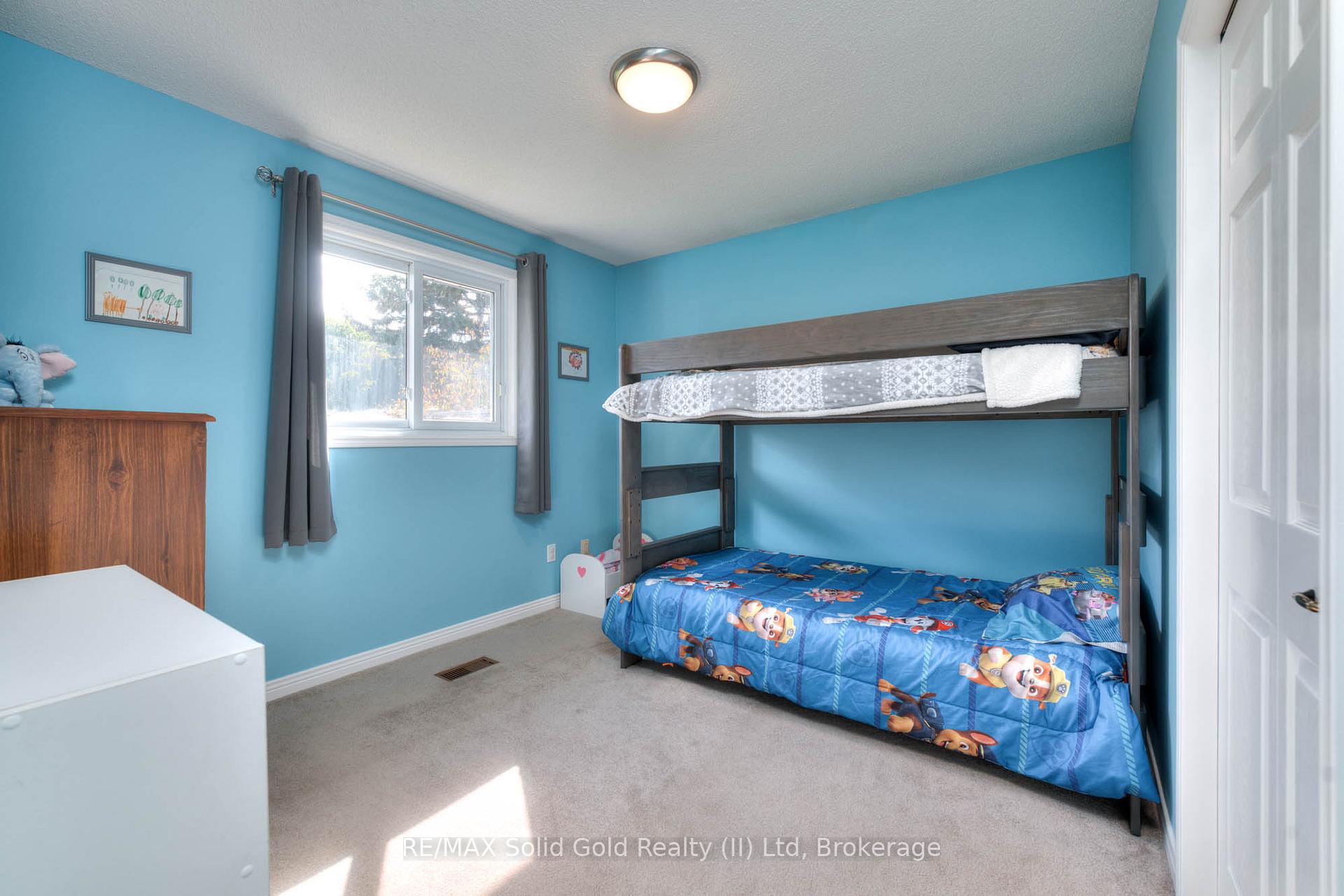 Photo 18 of 621 Sprucehurst Crescent, Waterloo — HOMEH