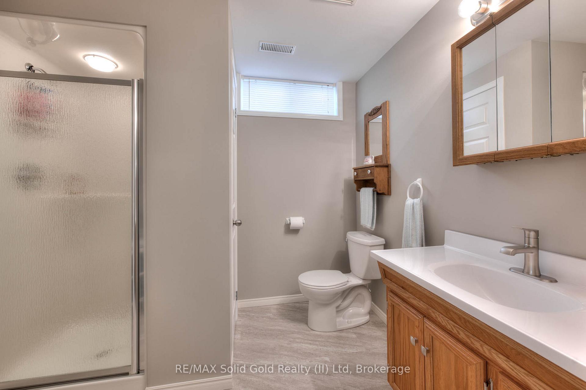 Photo 28 of 621 Sprucehurst Crescent, Waterloo — HOMEH