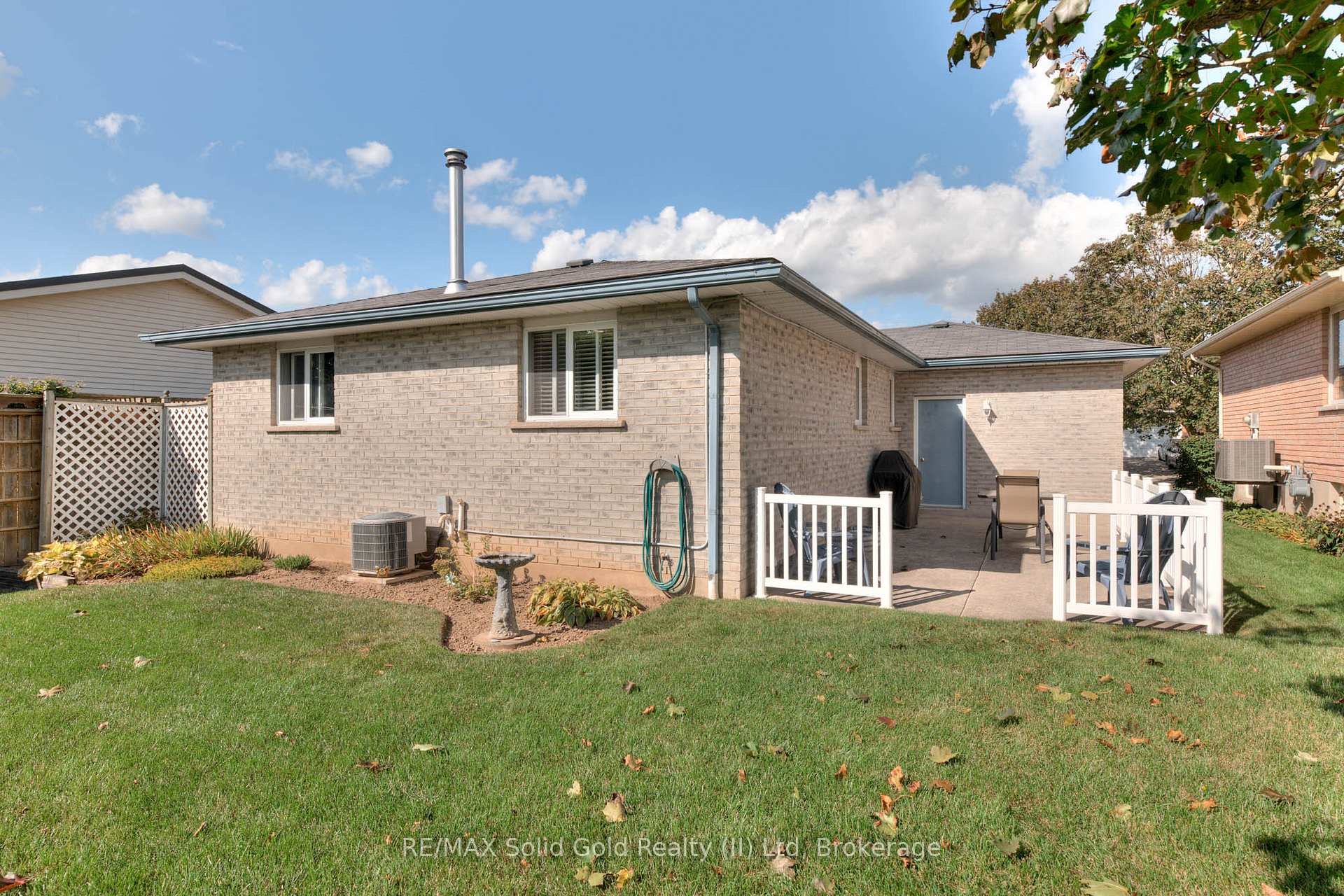 Photo 33 of 621 Sprucehurst Crescent, Waterloo — HOMEH