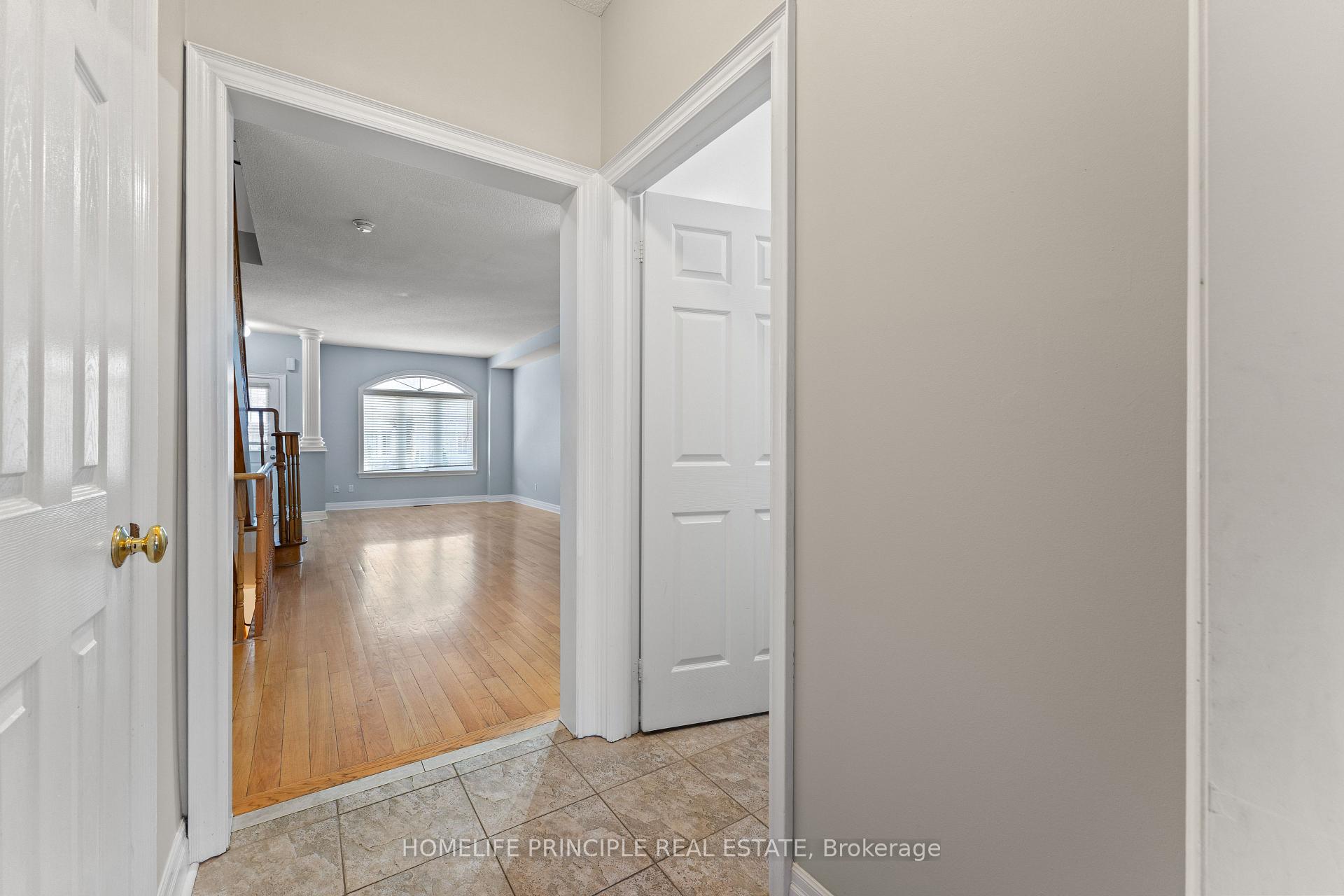 Photo 7 of 30 Algarve Crescent, Toronto, Weston-Pellam Park — HOMEH