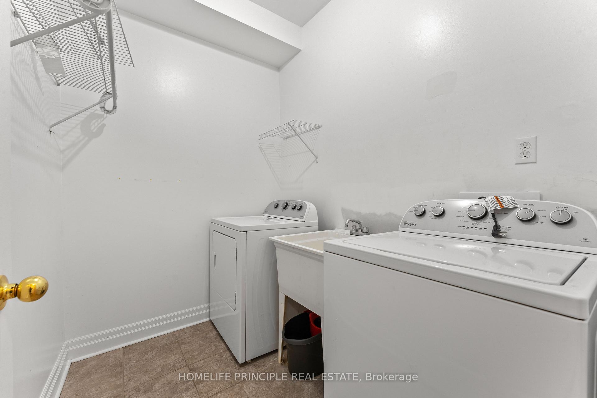 Photo 8 of 30 Algarve Crescent, Toronto, Weston-Pellam Park — HOMEH