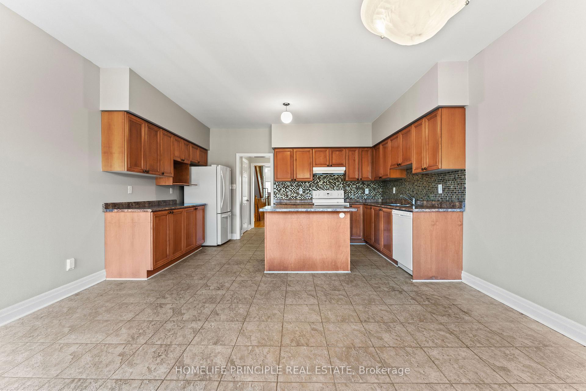 Photo 14 of 30 Algarve Crescent, Toronto, Weston-Pellam Park — HOMEH