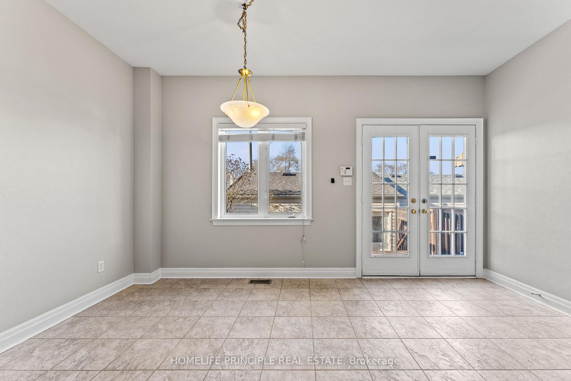 Photo 15 of 30 Algarve Crescent, Toronto, Weston-Pellam Park — HOMEH