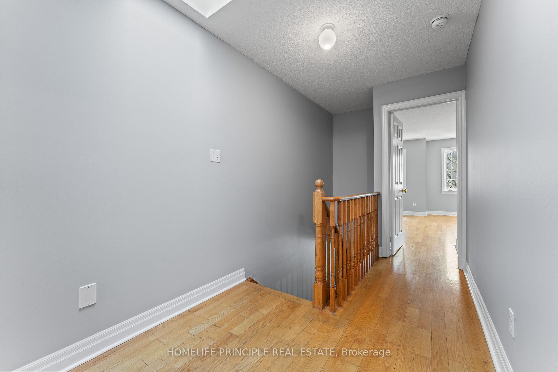 Photo 17 of 30 Algarve Crescent, Toronto, Weston-Pellam Park — HOMEH