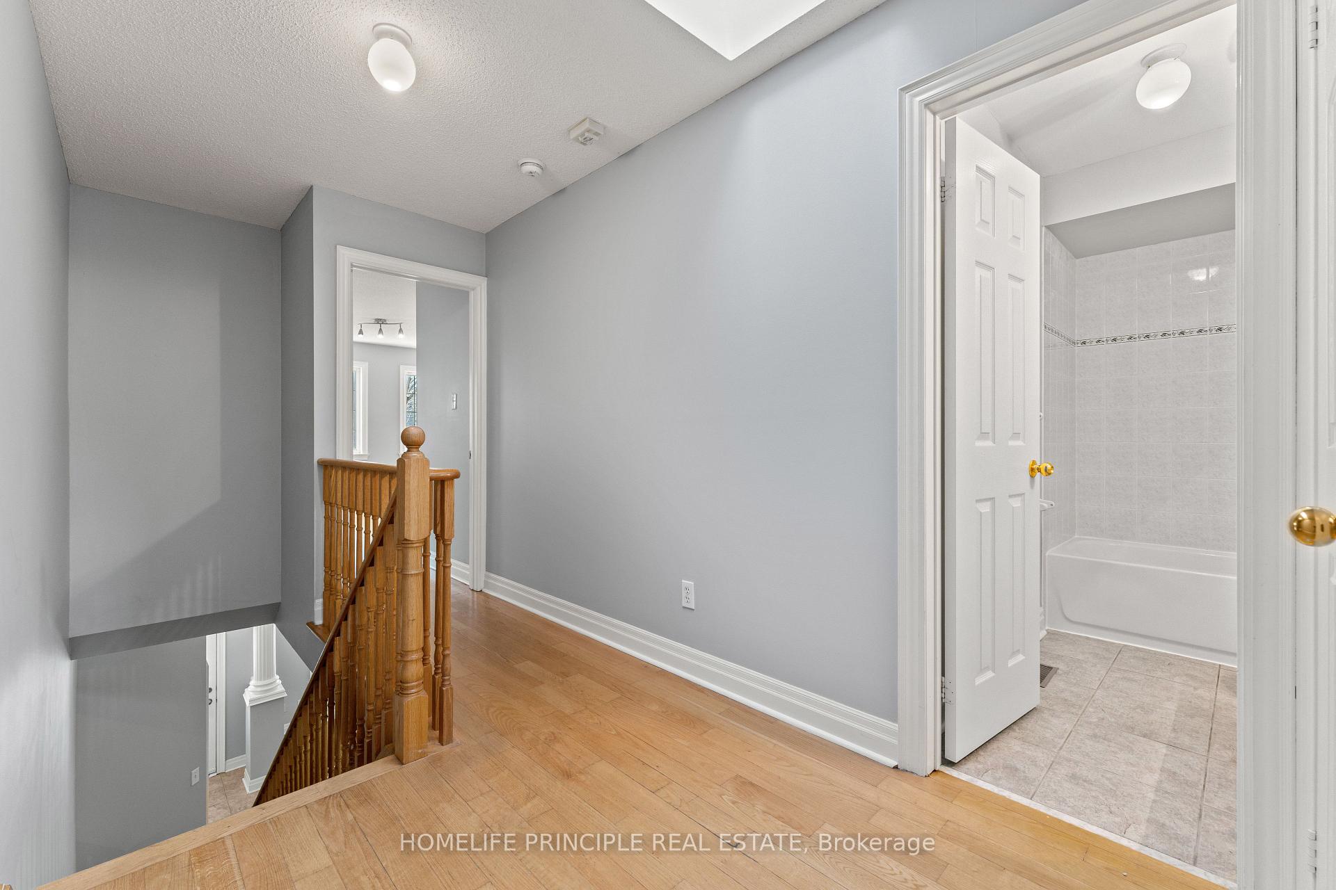 Photo 18 of 30 Algarve Crescent, Toronto, Weston-Pellam Park — HOMEH