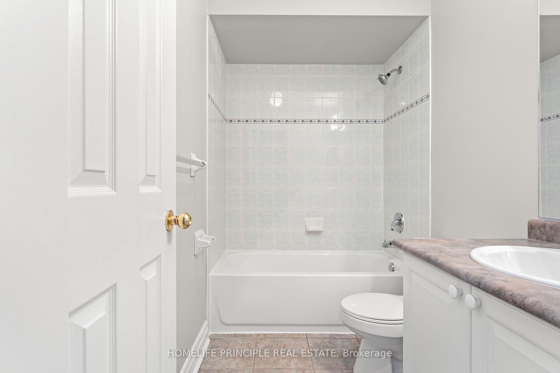 Photo 25 of 30 Algarve Crescent, Toronto, Weston-Pellam Park — HOMEH