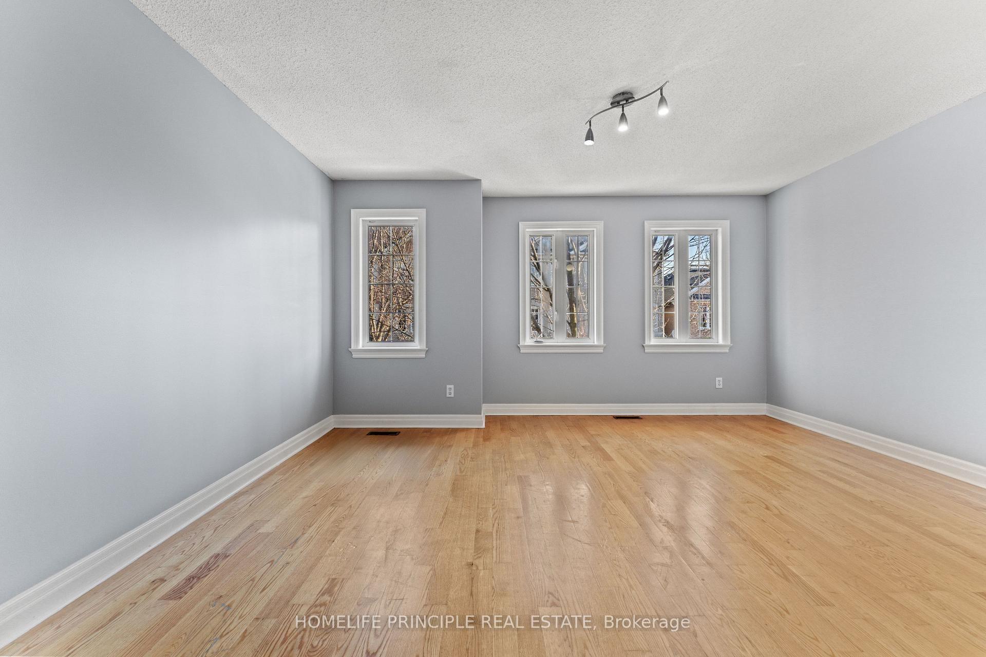 Photo 29 of 30 Algarve Crescent, Toronto, Weston-Pellam Park — HOMEH