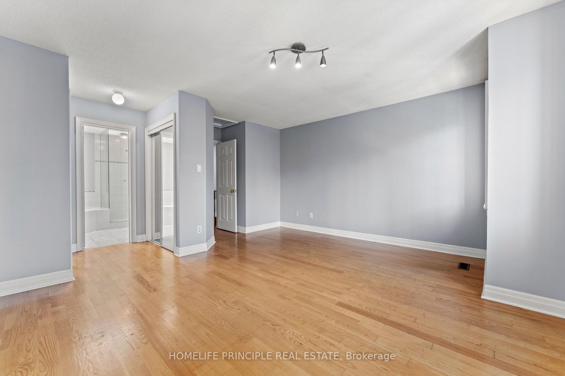 Photo 32 of 30 Algarve Crescent, Toronto, Weston-Pellam Park — HOMEH