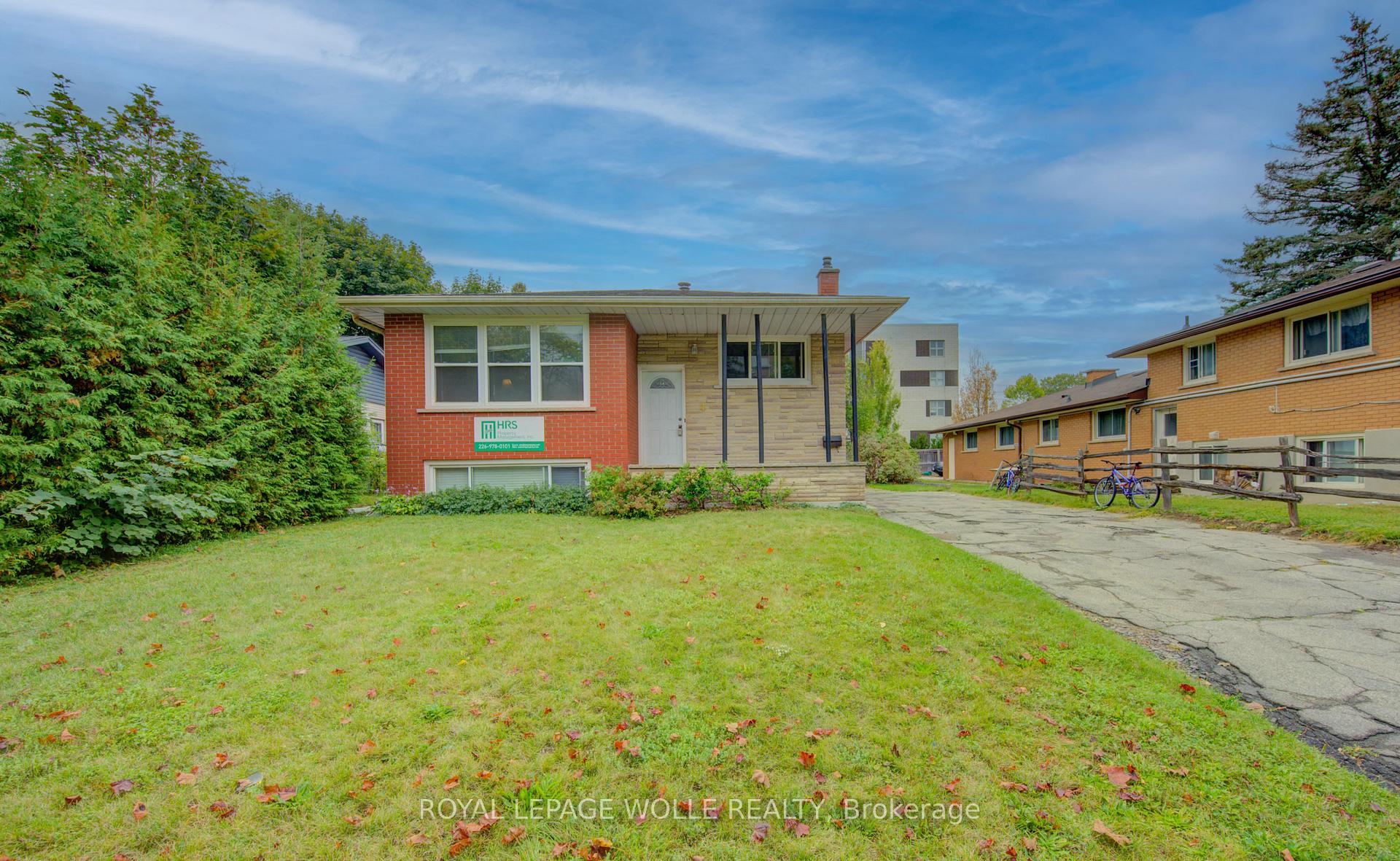 Photo 2 of 4 Cardill Crescent, Waterloo — HOMEH