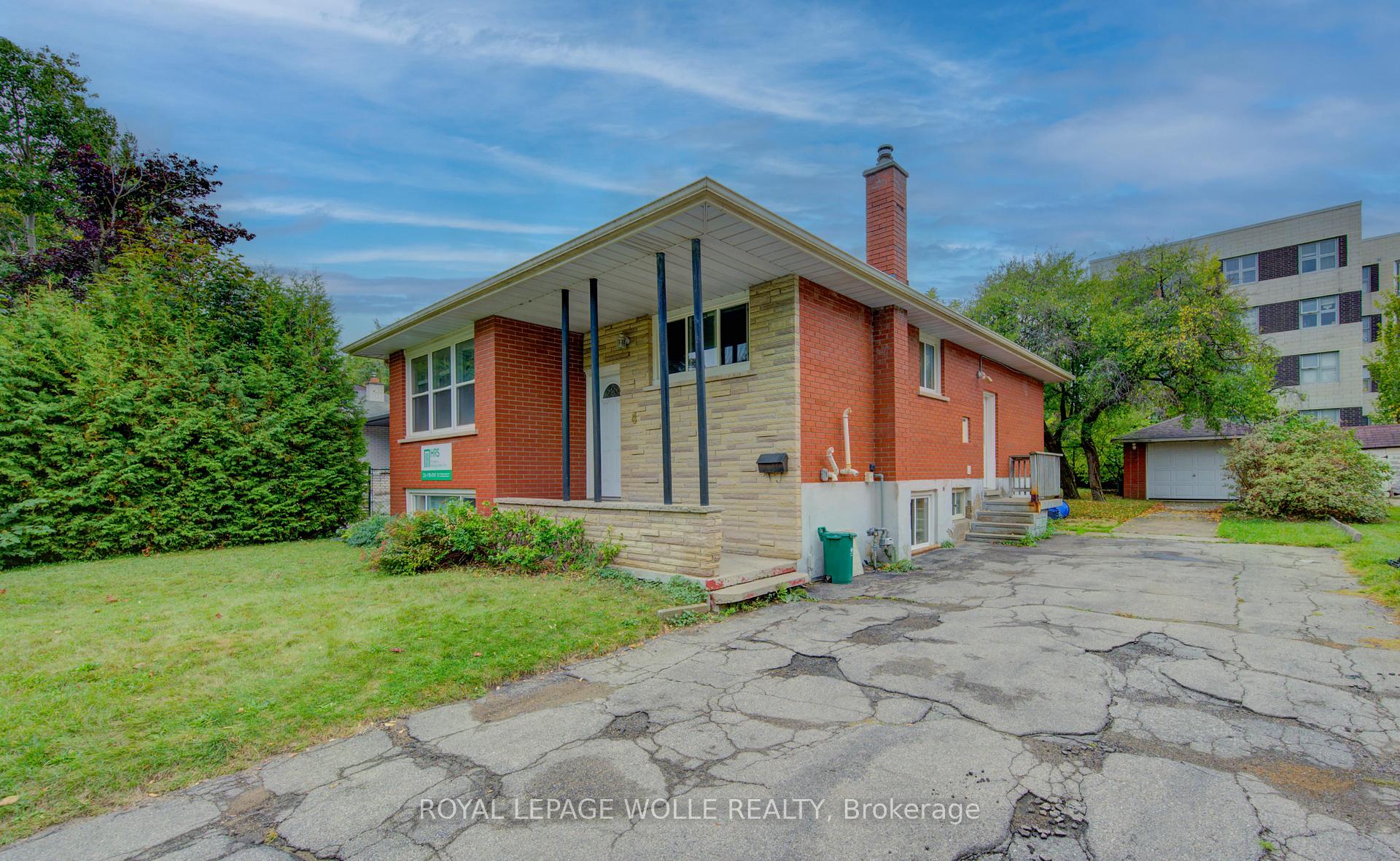 Photo 5 of 4 Cardill Crescent, Waterloo — HOMEH