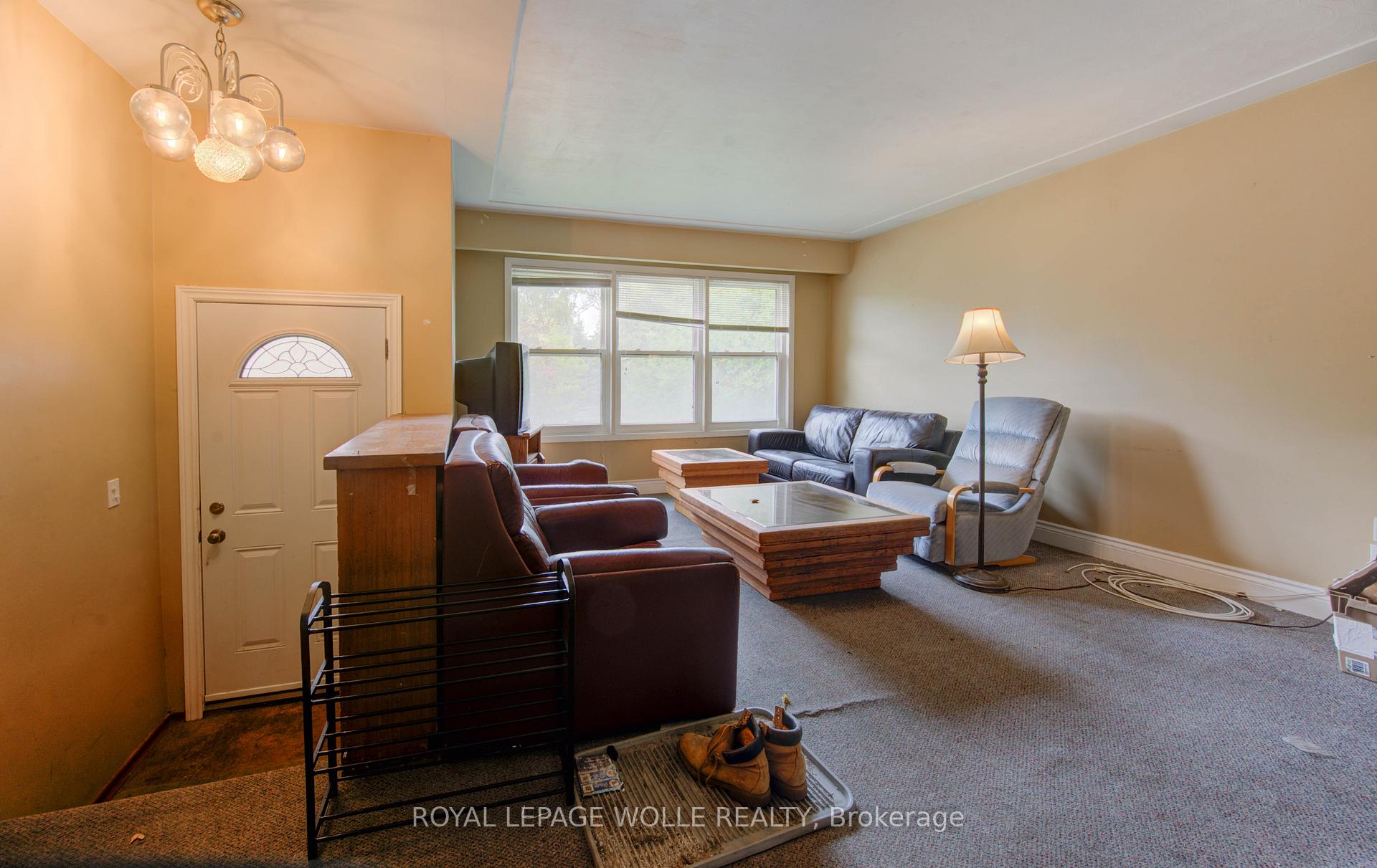 Photo 6 of 4 Cardill Crescent, Waterloo — HOMEH
