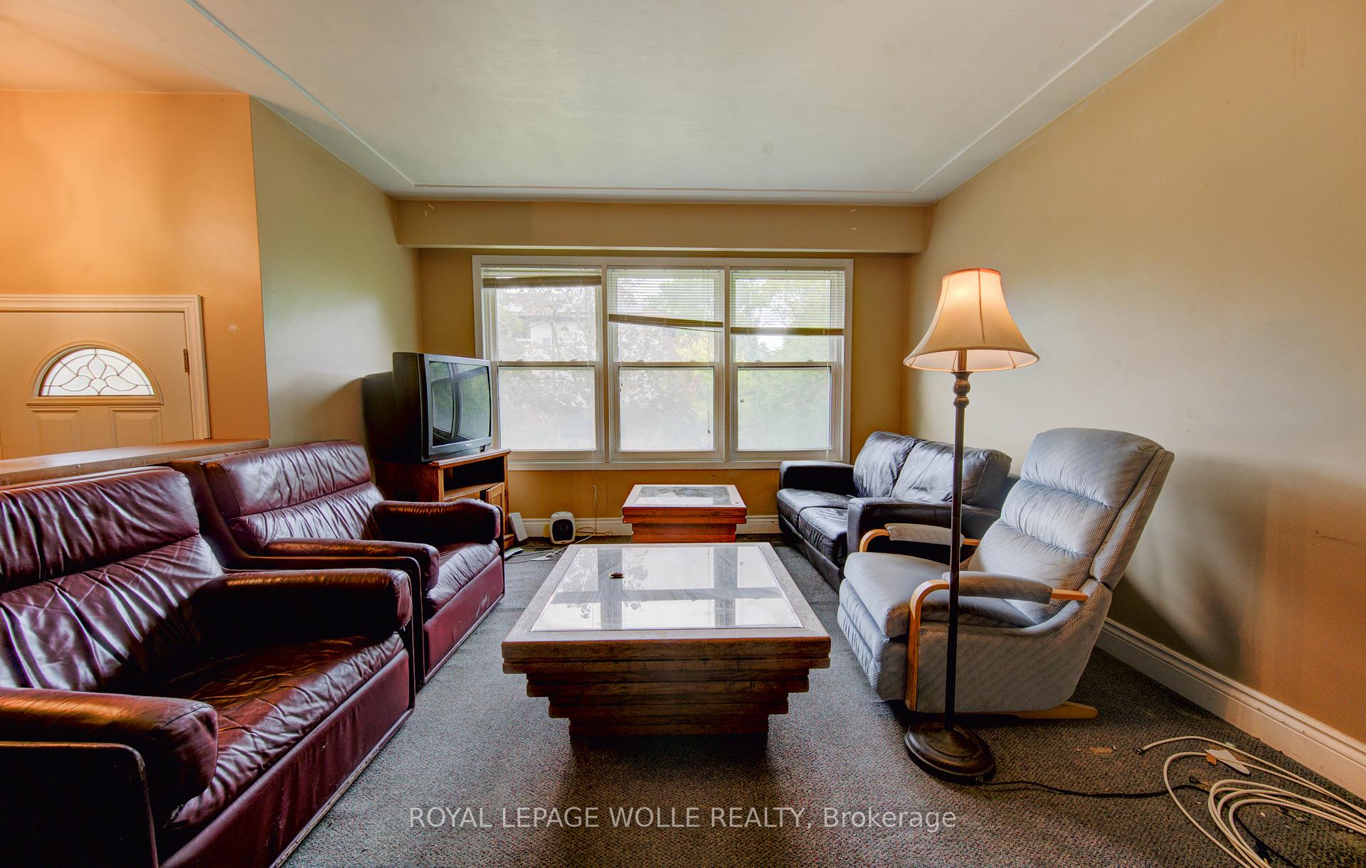 Photo 7 of 4 Cardill Crescent, Waterloo — HOMEH