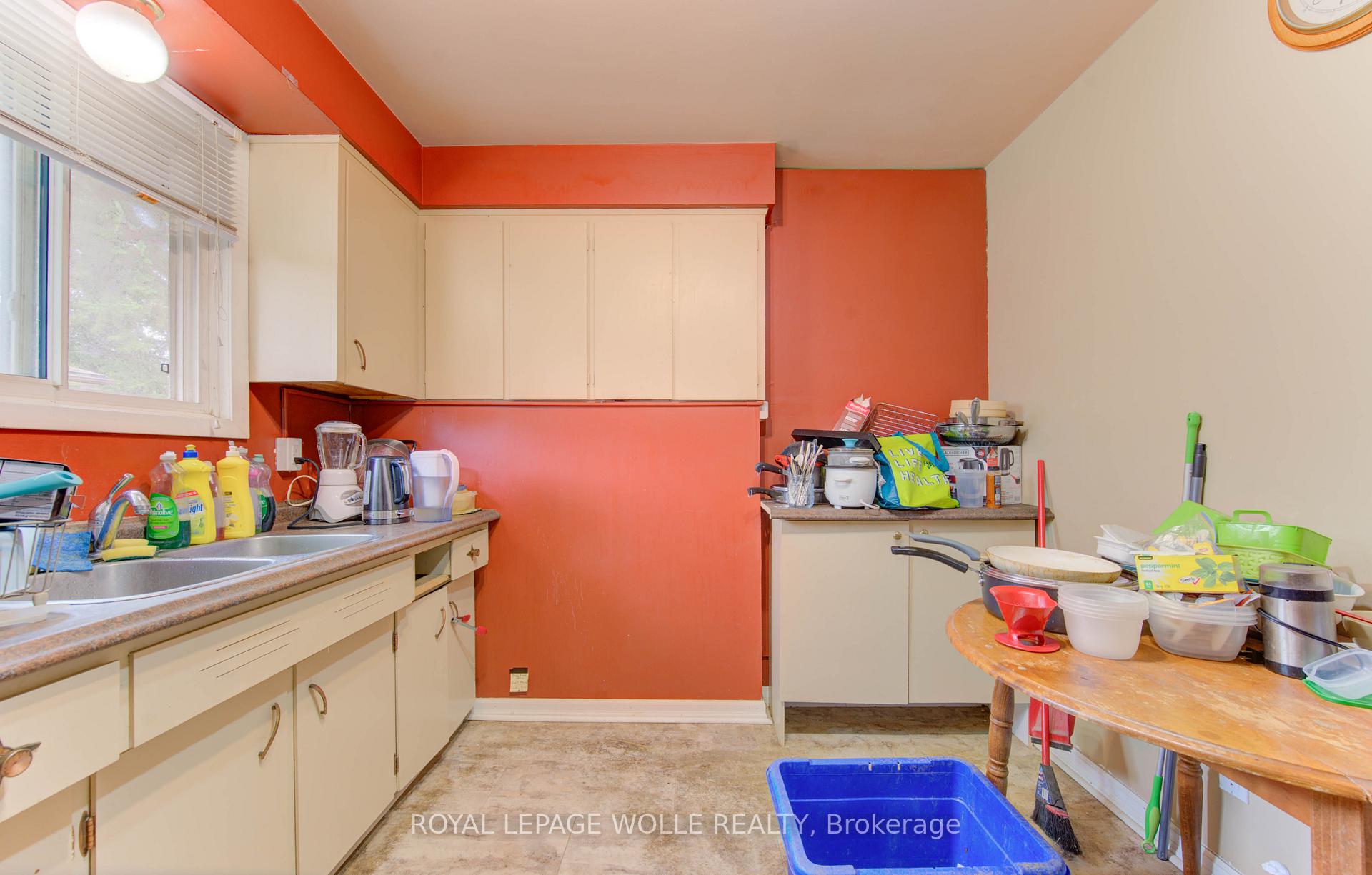 Photo 13 of 4 Cardill Crescent, Waterloo — HOMEH
