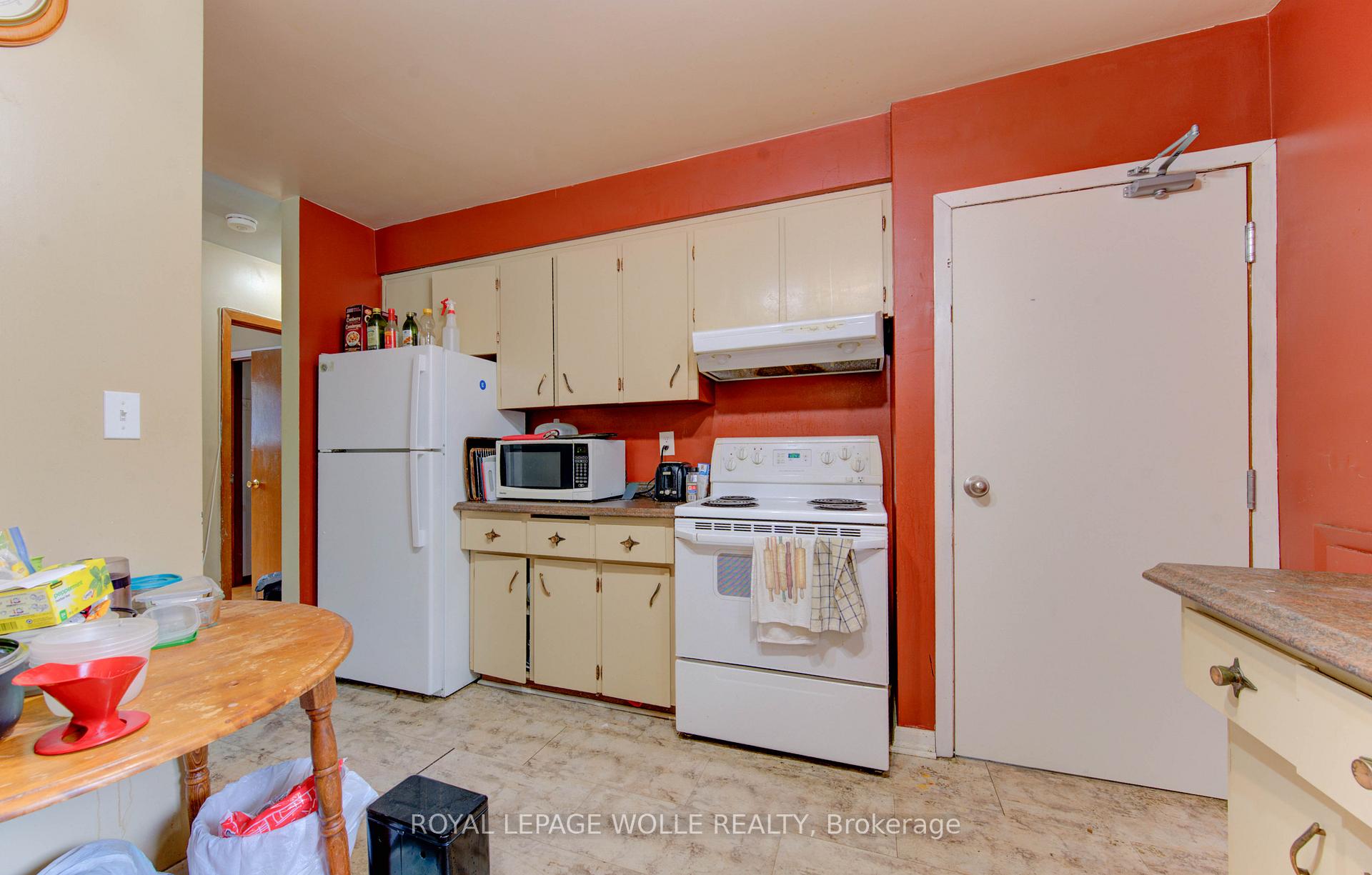 Photo 14 of 4 Cardill Crescent, Waterloo — HOMEH