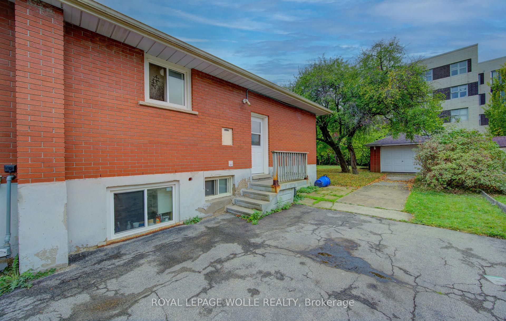 Photo 29 of 4 Cardill Crescent, Waterloo — HOMEH