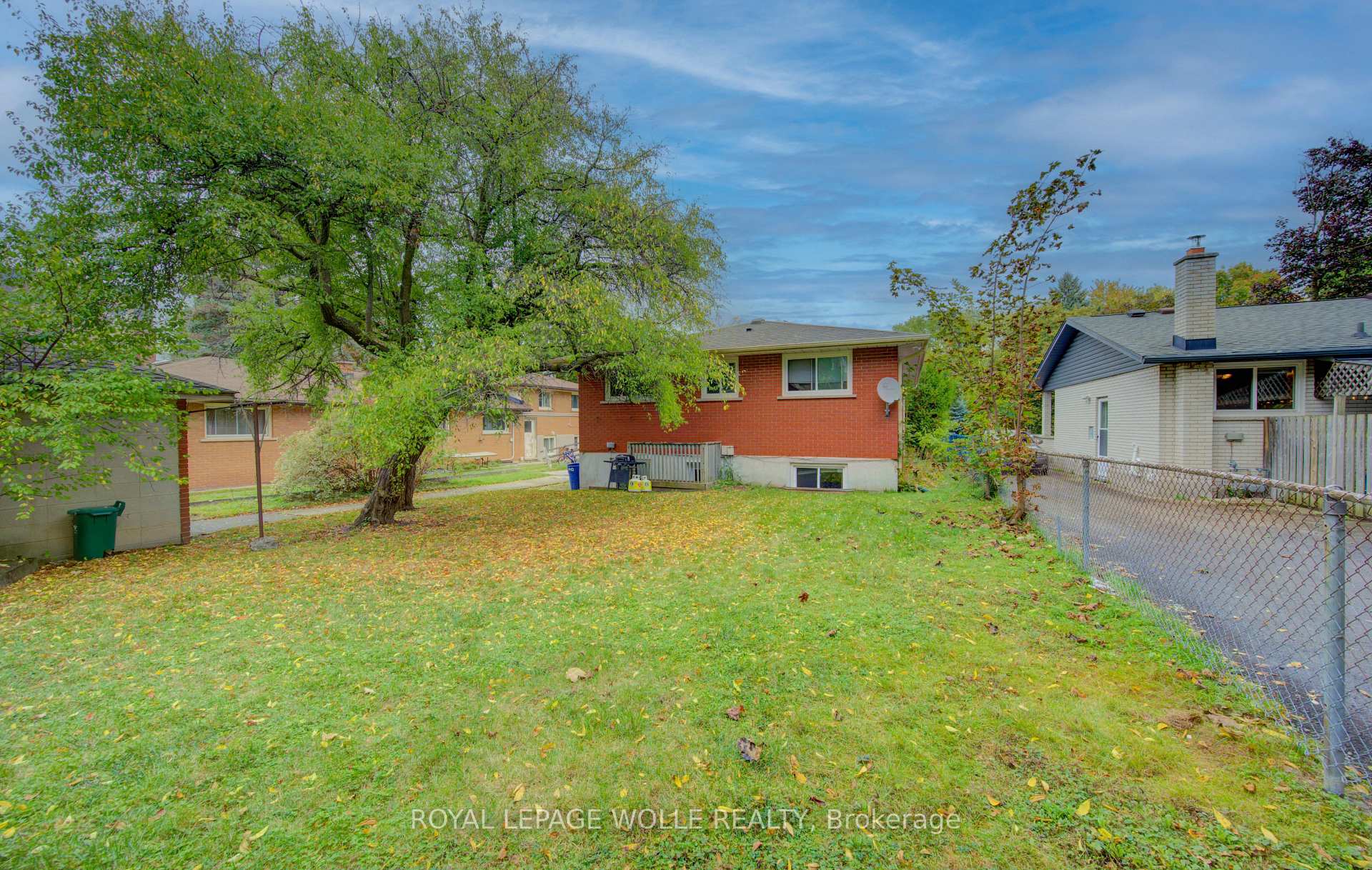 Photo 32 of 4 Cardill Crescent, Waterloo — HOMEH
