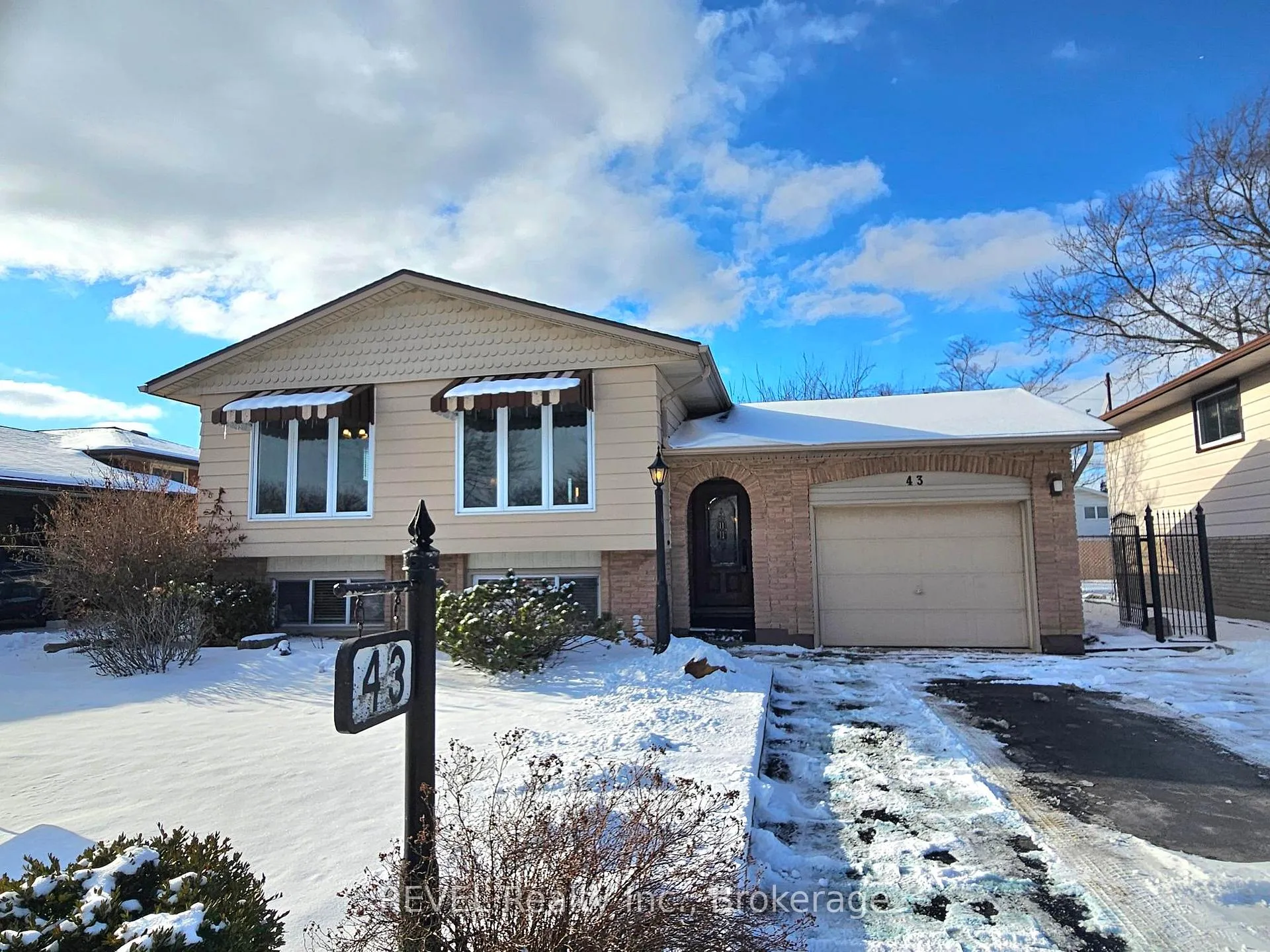 Front of 43 Trelawn Parkway