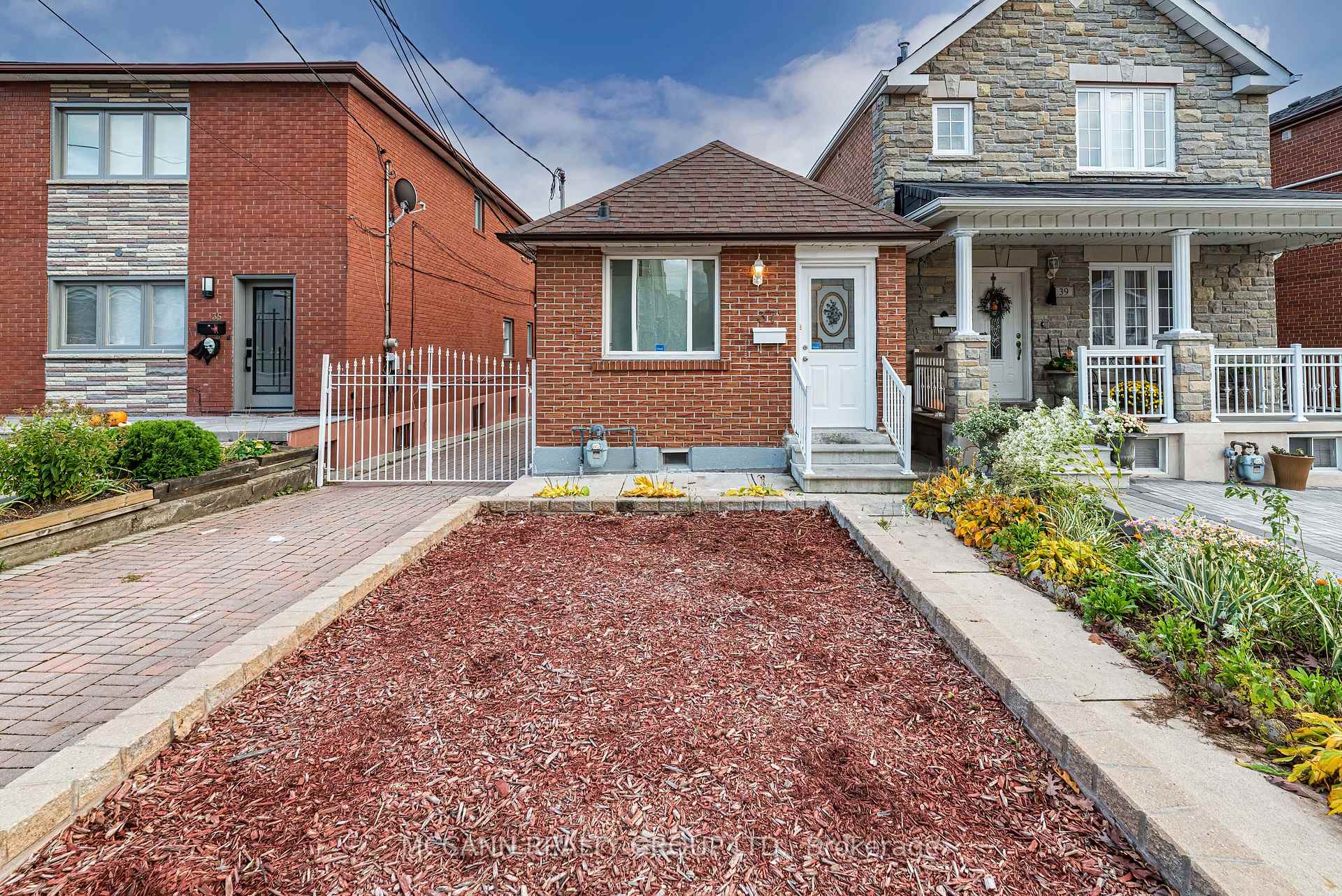 Photo 1 of Unit Bsmnt, 37 Bloem Avenue, Toronto, Caledonia-Fairbank — HOMEH