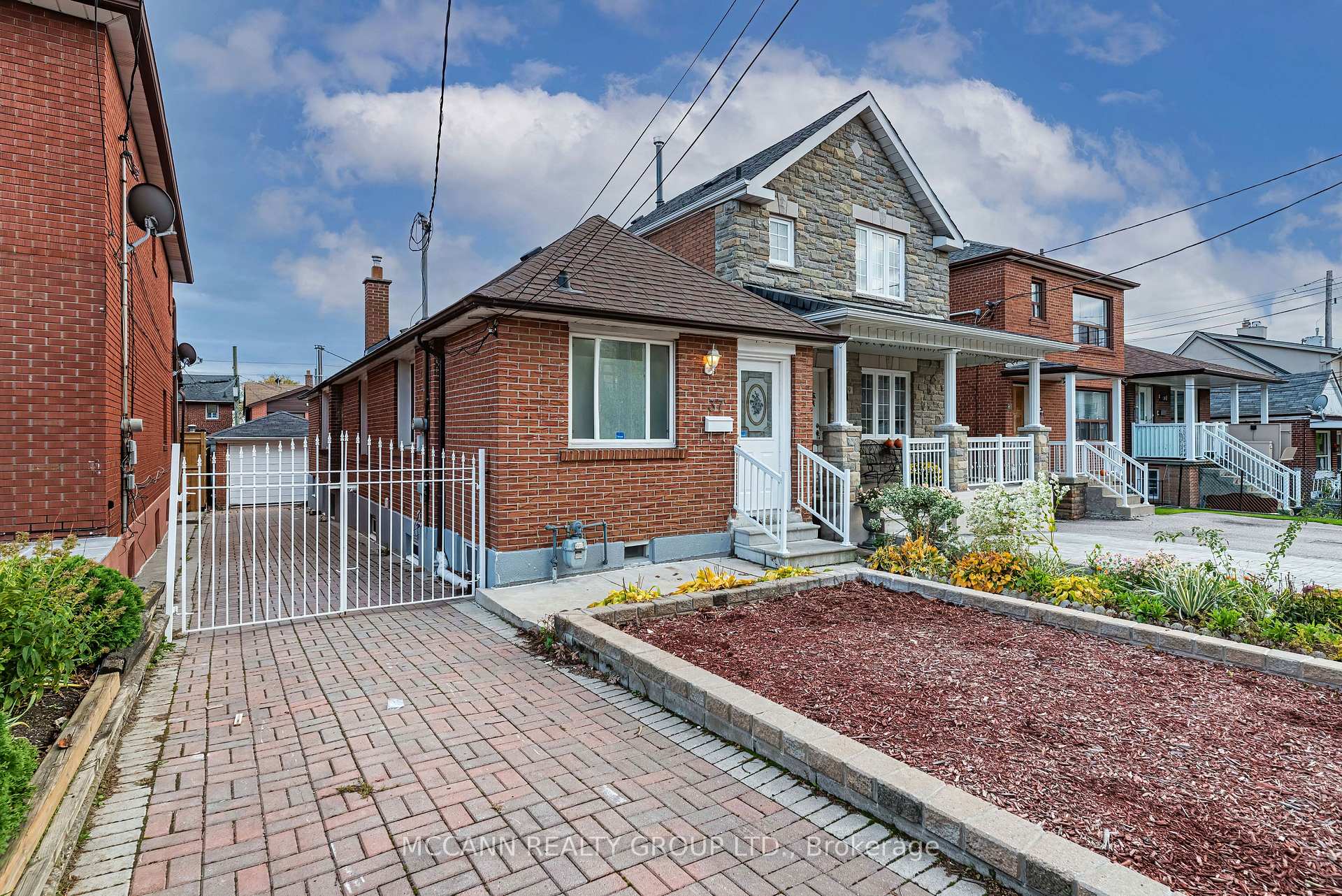Photo 3 of Unit Bsmnt, 37 Bloem Avenue, Toronto, Caledonia-Fairbank — HOMEH