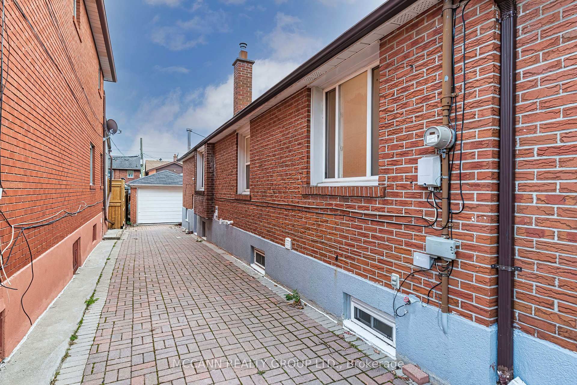 Photo 4 of Unit Bsmnt, 37 Bloem Avenue, Toronto, Caledonia-Fairbank — HOMEH