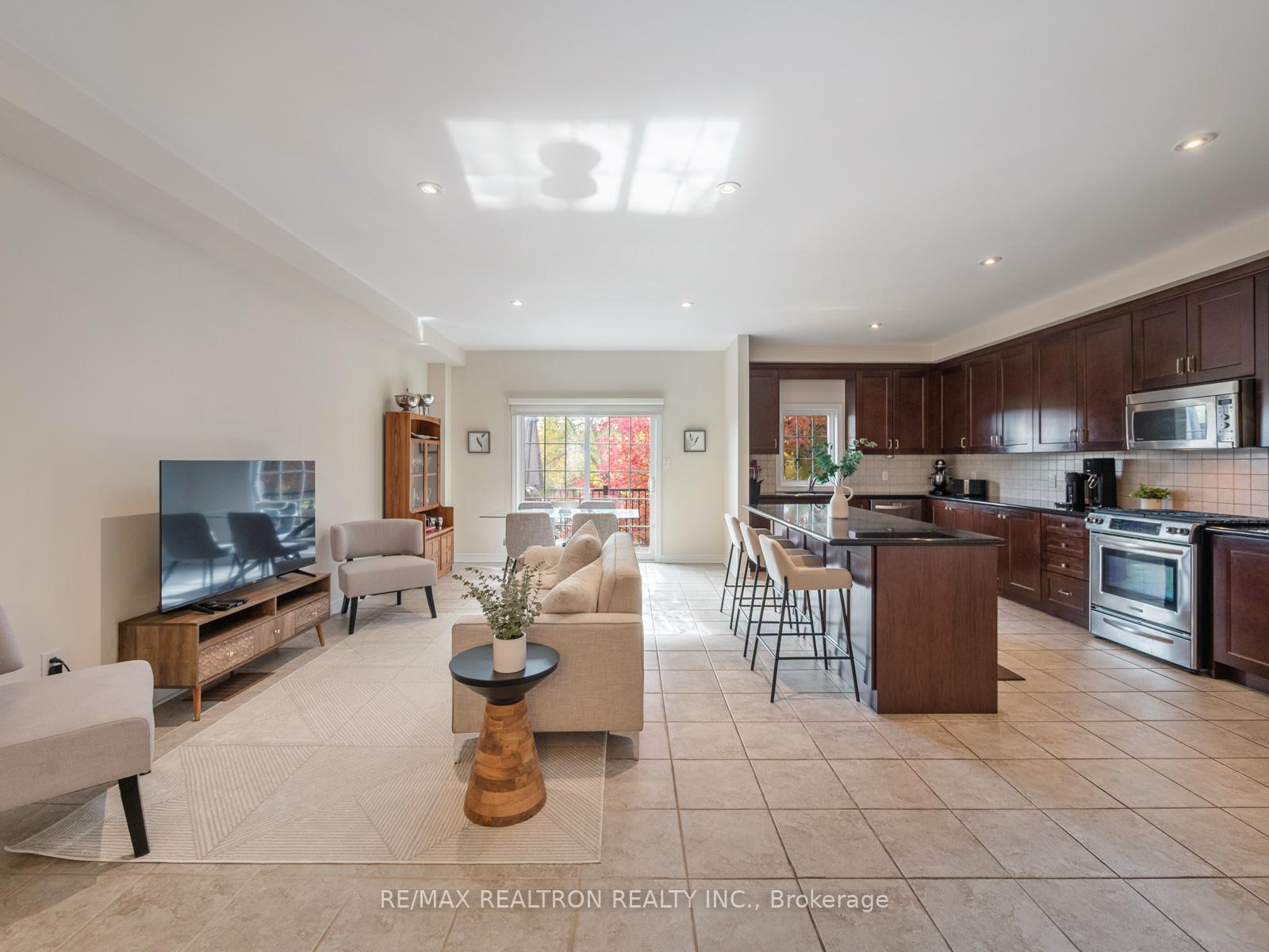 Photo 7 of Unit 6, 8900 Bathurst Street, Vaughan, Patterson — HOMEH