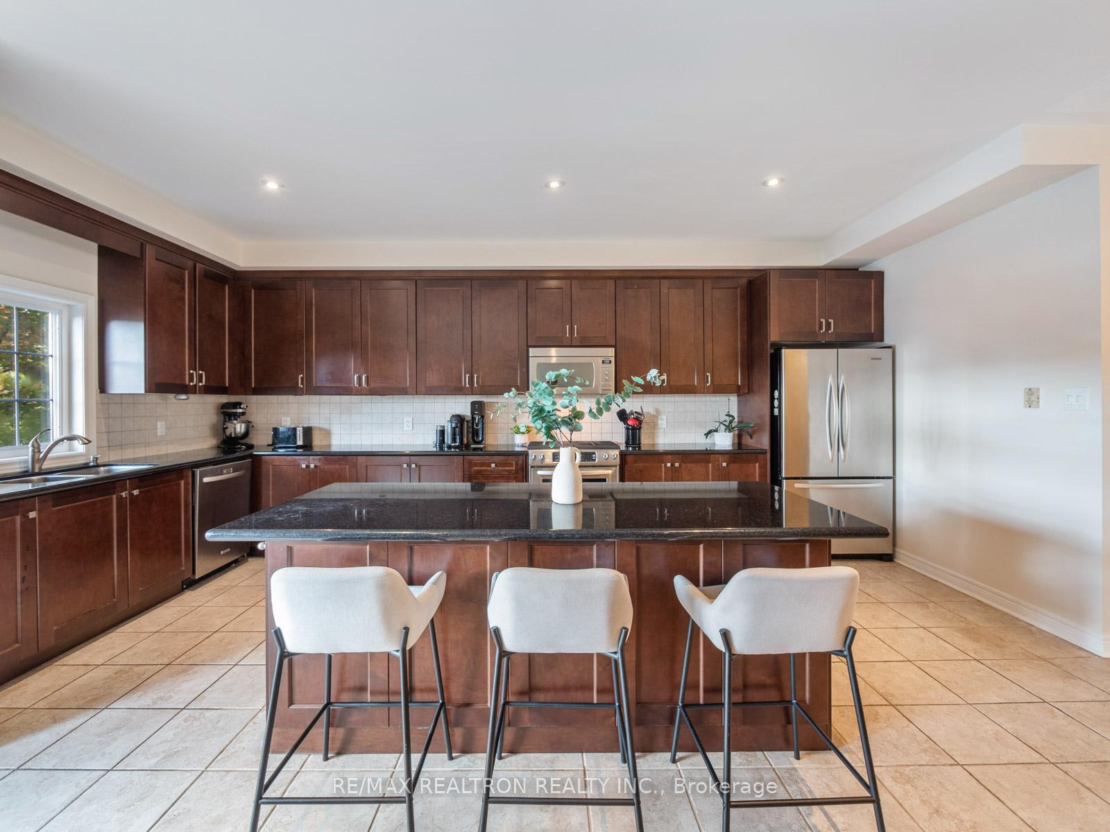 Photo 10 of Unit 6, 8900 Bathurst Street, Vaughan, Patterson — HOMEH
