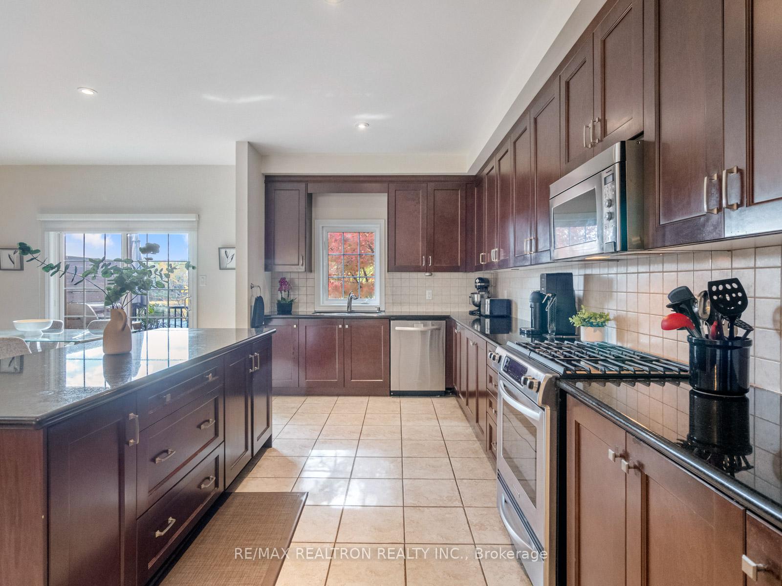 Photo 12 of Unit 6, 8900 Bathurst Street, Vaughan, Patterson — HOMEH