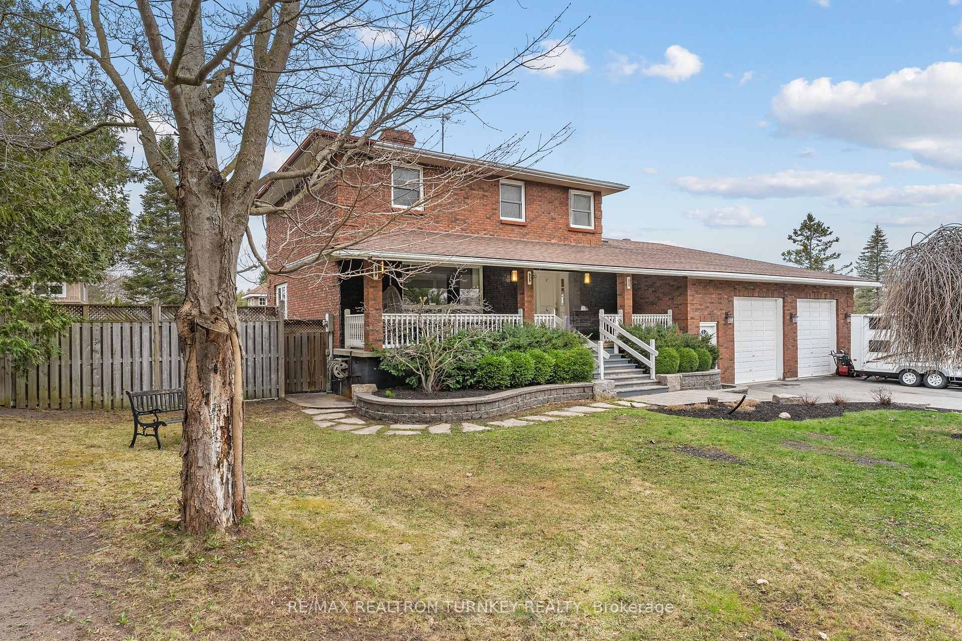 Photo 3 of 10 Dafoe Street, Uxbridge, Rural Uxbridge — HOMEH