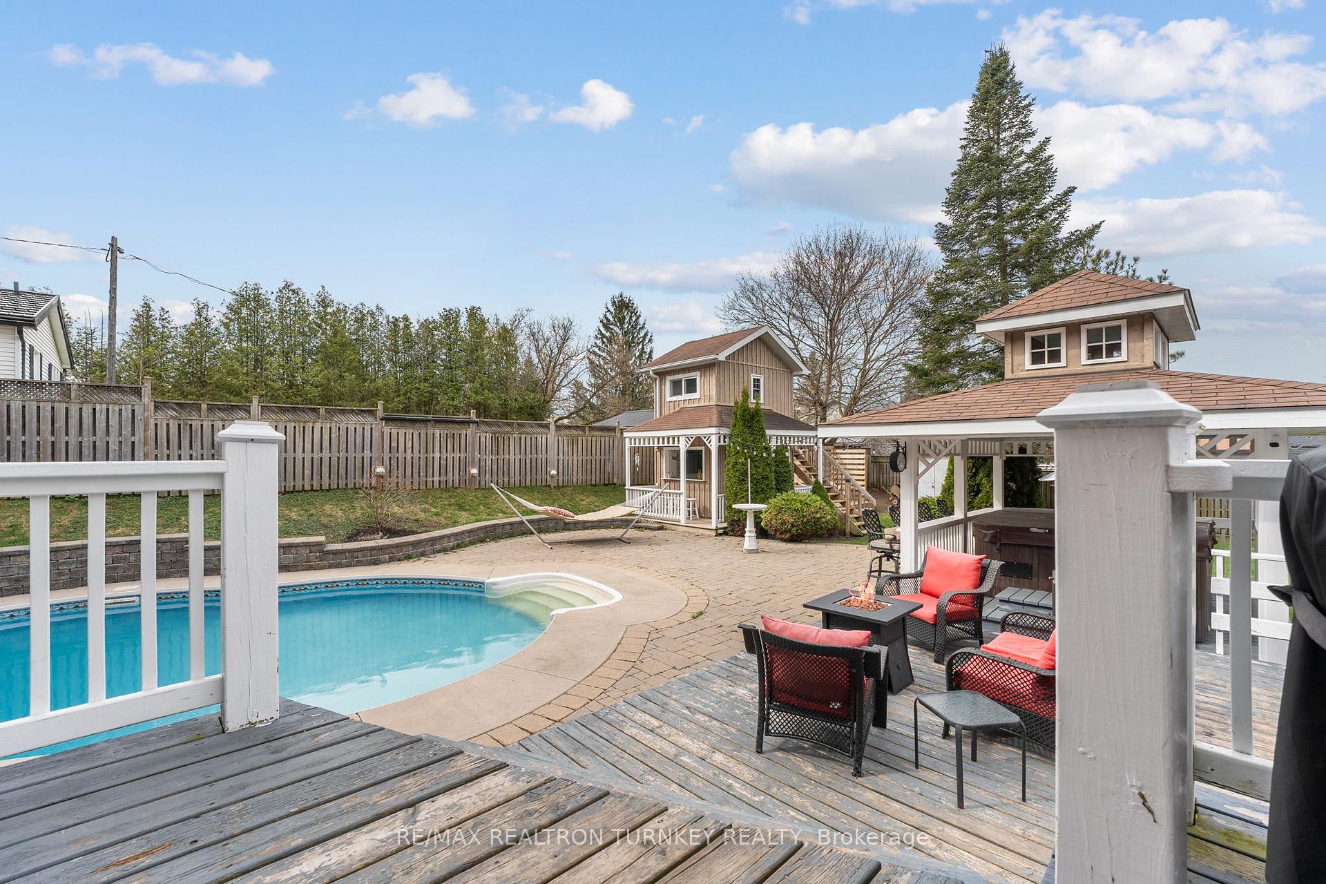 Photo 6 of 10 Dafoe Street, Uxbridge, Rural Uxbridge — HOMEH