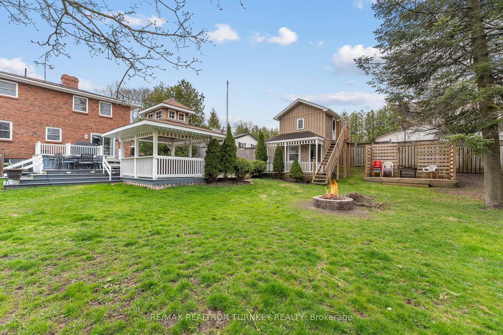 Photo 8 of 10 Dafoe Street, Uxbridge, Rural Uxbridge — HOMEH