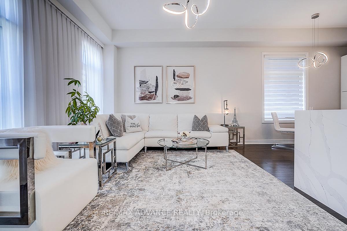 Photo 11 of 30 Laskin Drive, Vaughan, Patterson — HOMEH