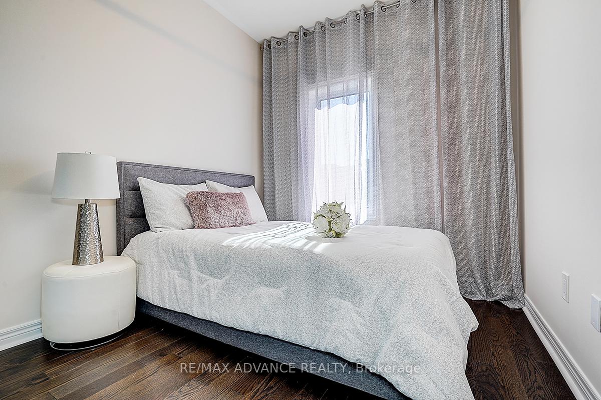 Photo 26 of 30 Laskin Drive, Vaughan, Patterson — HOMEH
