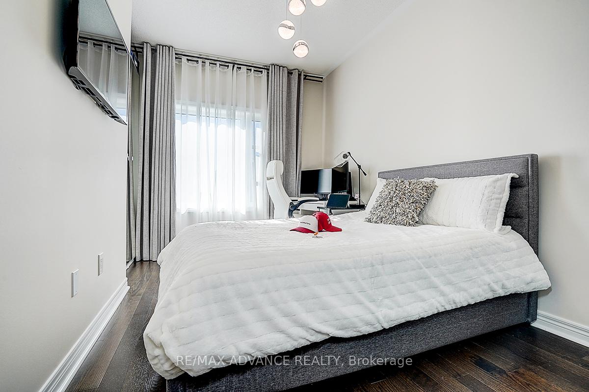Photo 28 of 30 Laskin Drive, Vaughan, Patterson — HOMEH