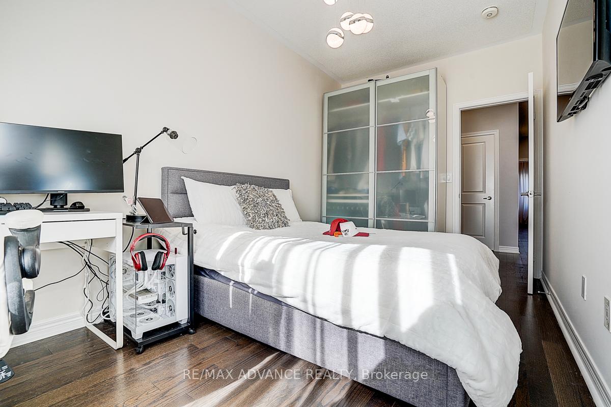 Photo 29 of 30 Laskin Drive, Vaughan, Patterson — HOMEH