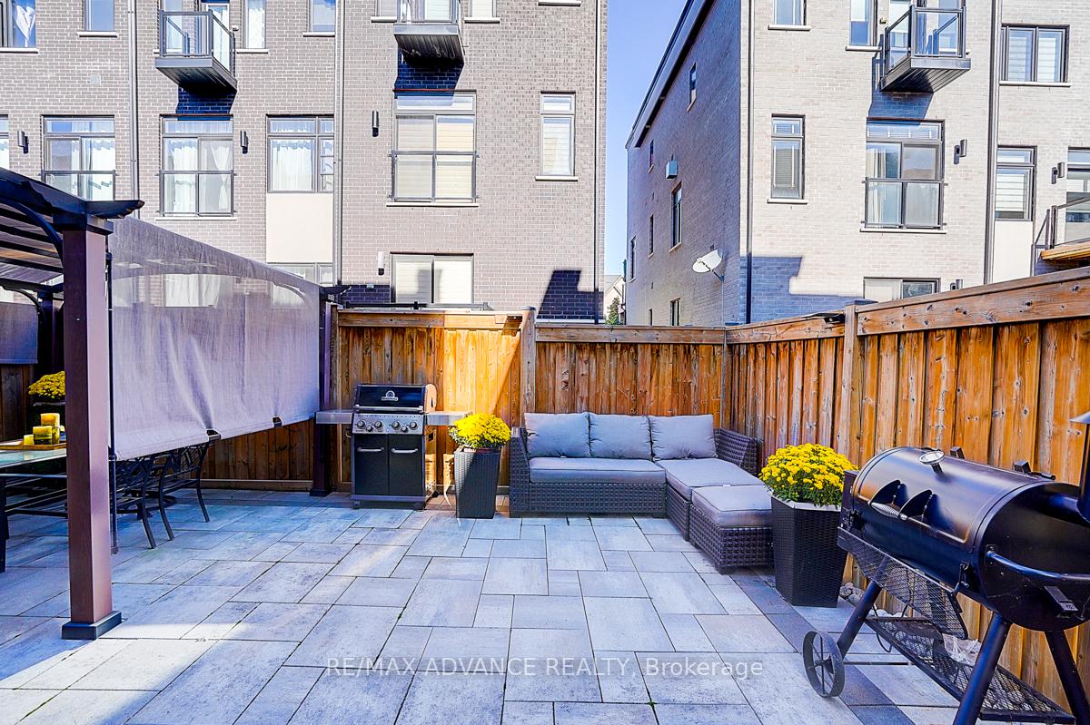 Photo 39 of 30 Laskin Drive, Vaughan, Patterson — HOMEH