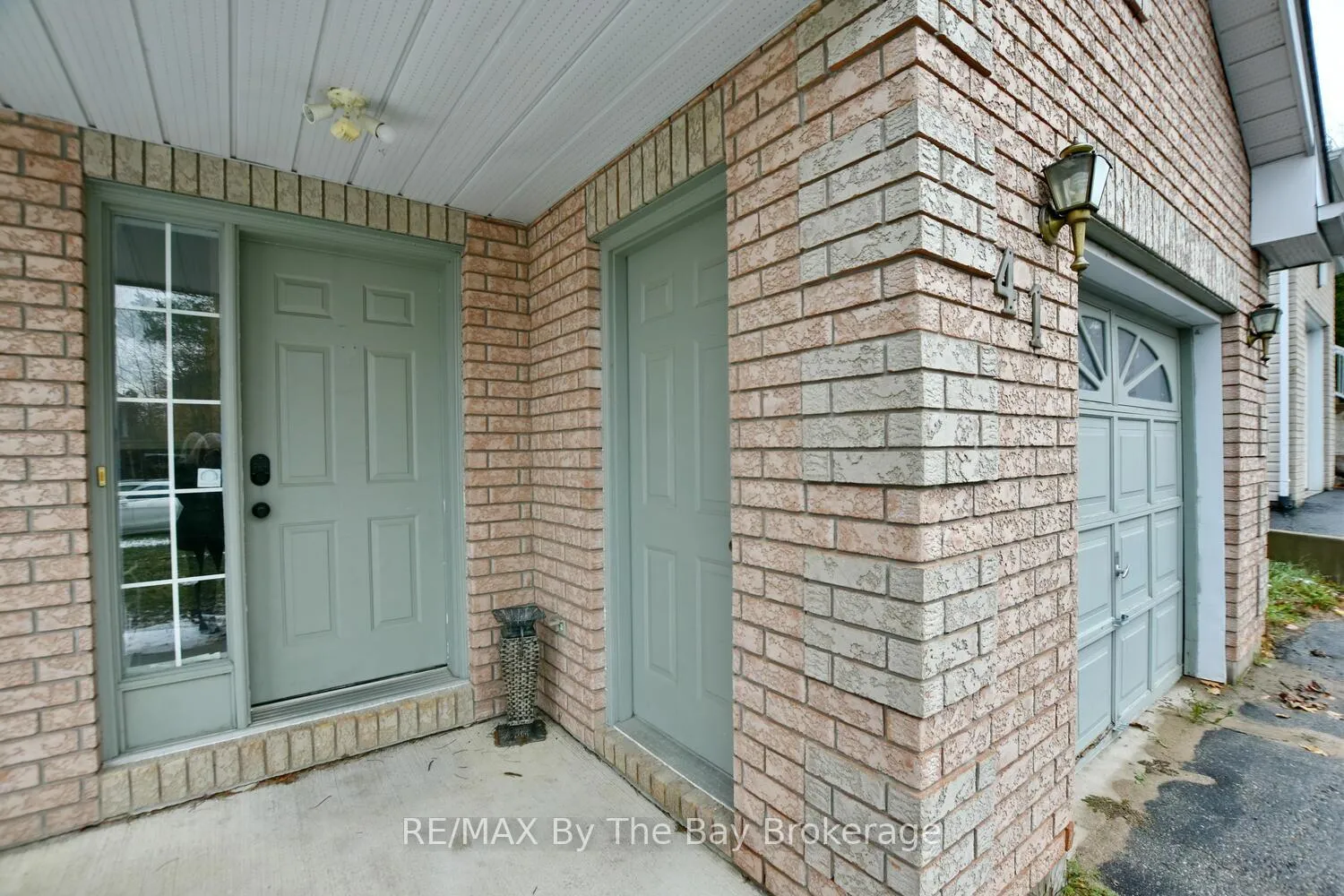 Photo 3 of 41 Wesley Avenue, Wasaga Beach — HOMEH
