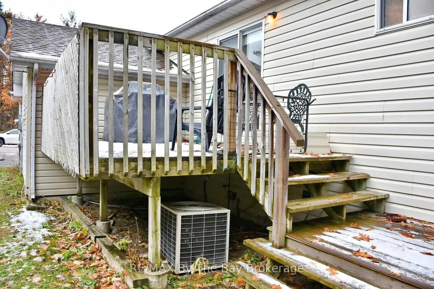 Photo 5 of 41 Wesley Avenue, Wasaga Beach — HOMEH
