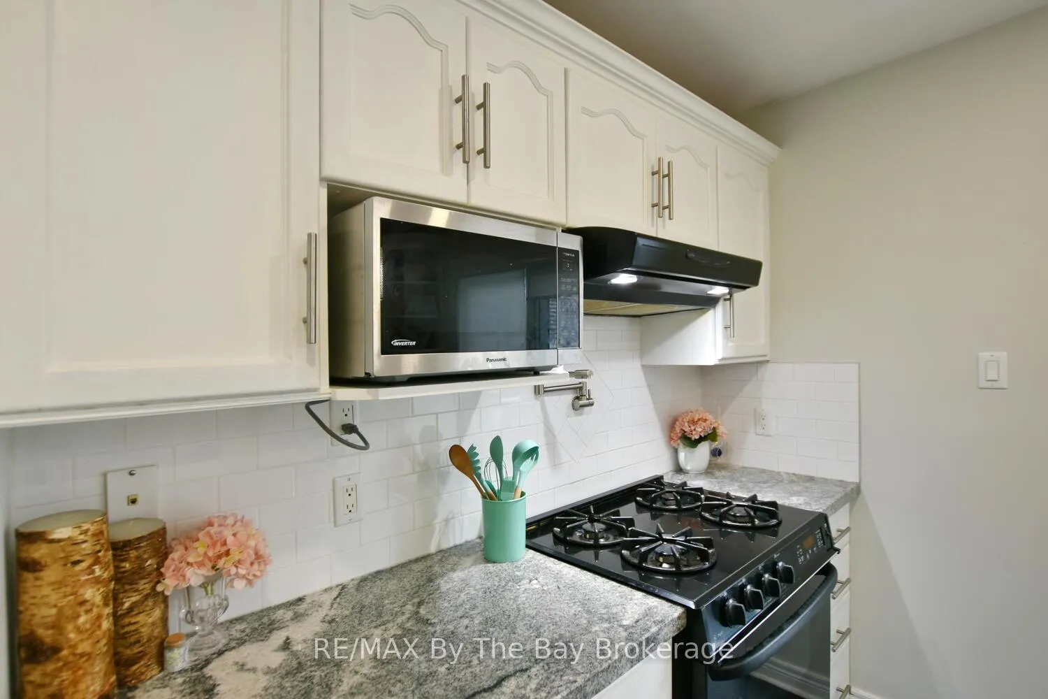 Photo 16 of 41 Wesley Avenue, Wasaga Beach — HOMEH